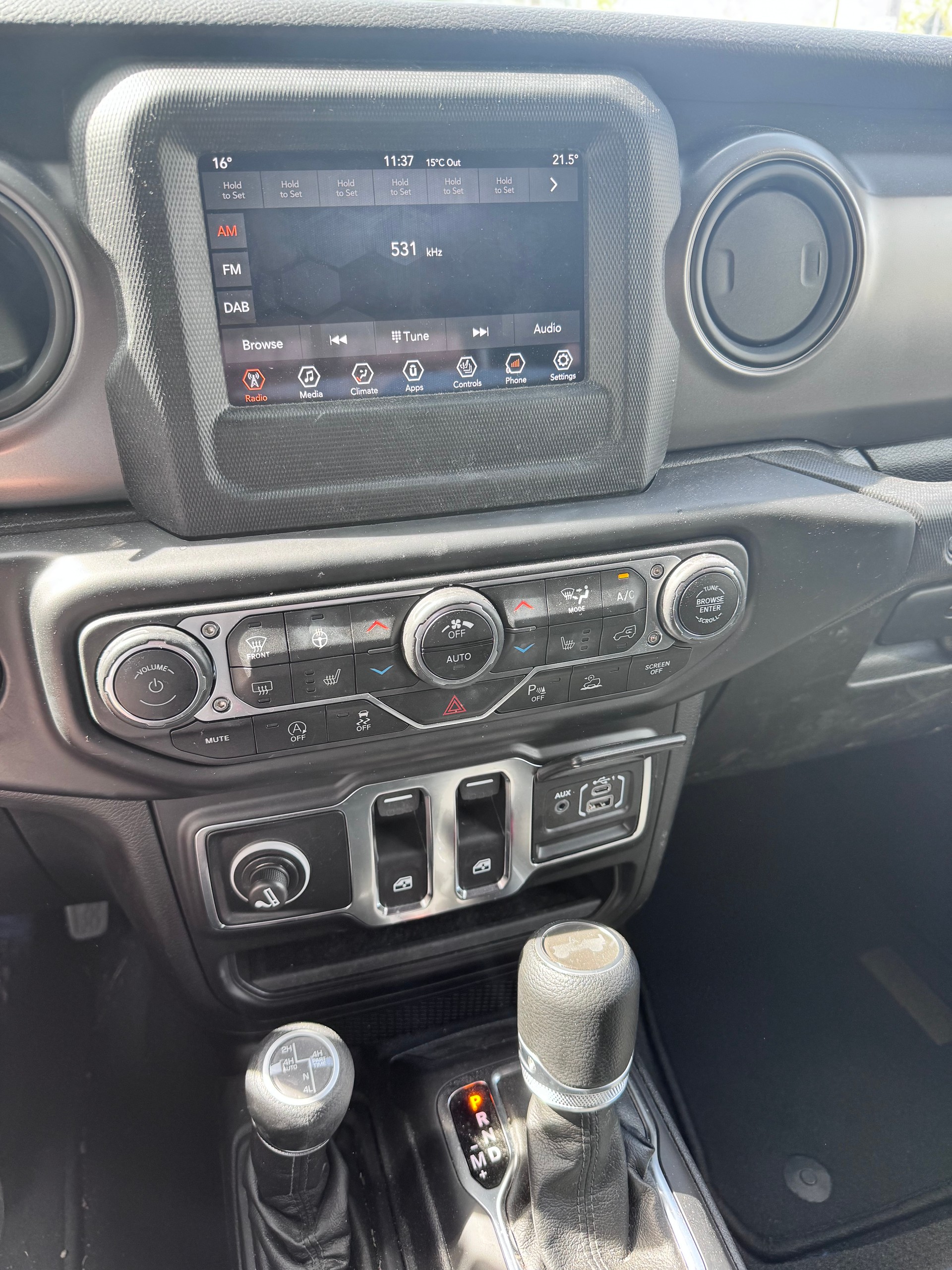 JEEP 2.0 Turbo Sport-image-3