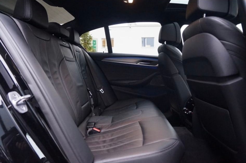 BMW M550i xDrive Steptronic-image-11