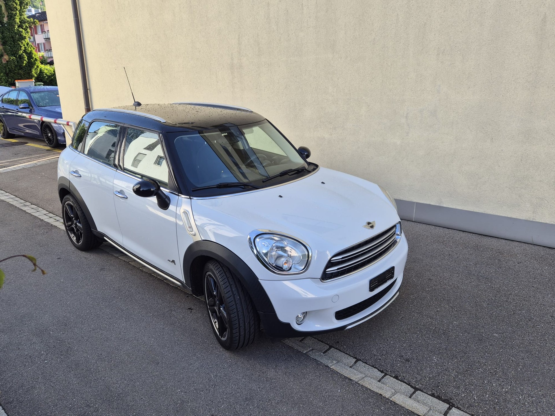MINI 1.6i Cooper ALL4-image-1