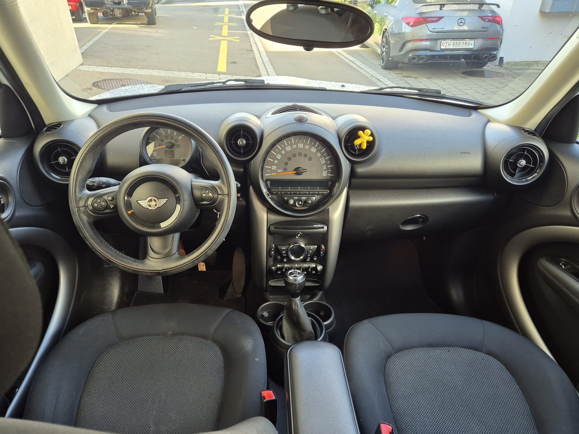 MINI 1.6i Cooper ALL4-image-6