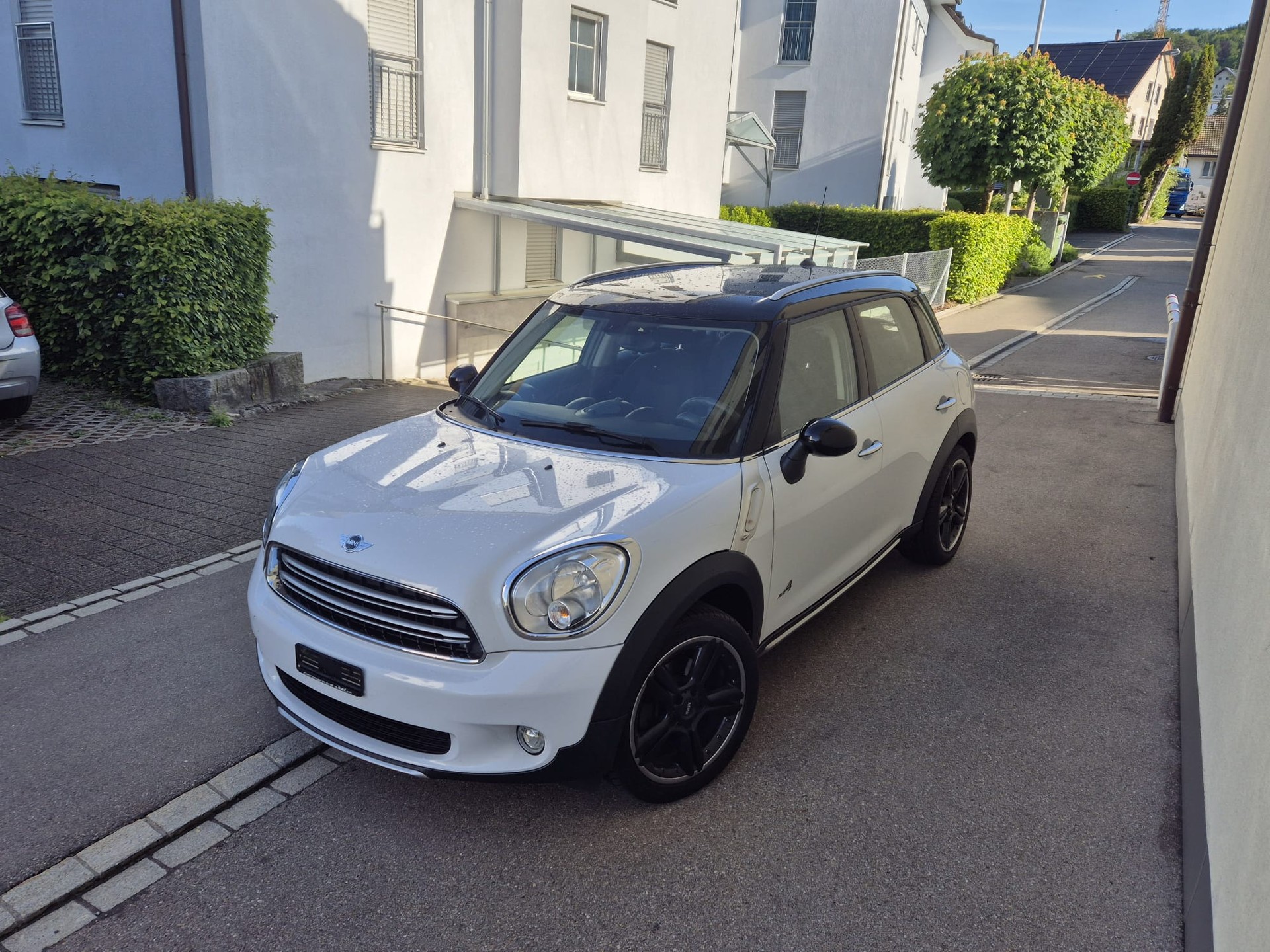 MINI 1.6i Cooper ALL4-image-2