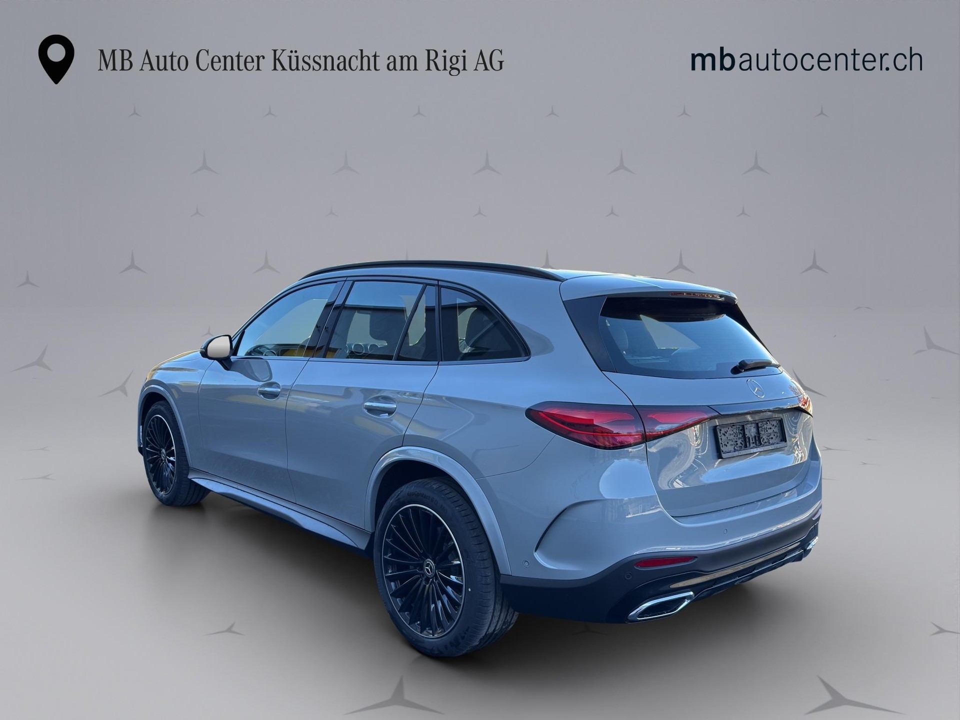 MERCEDES-BENZ GLC 220 d AMG Line 4matic-image-3