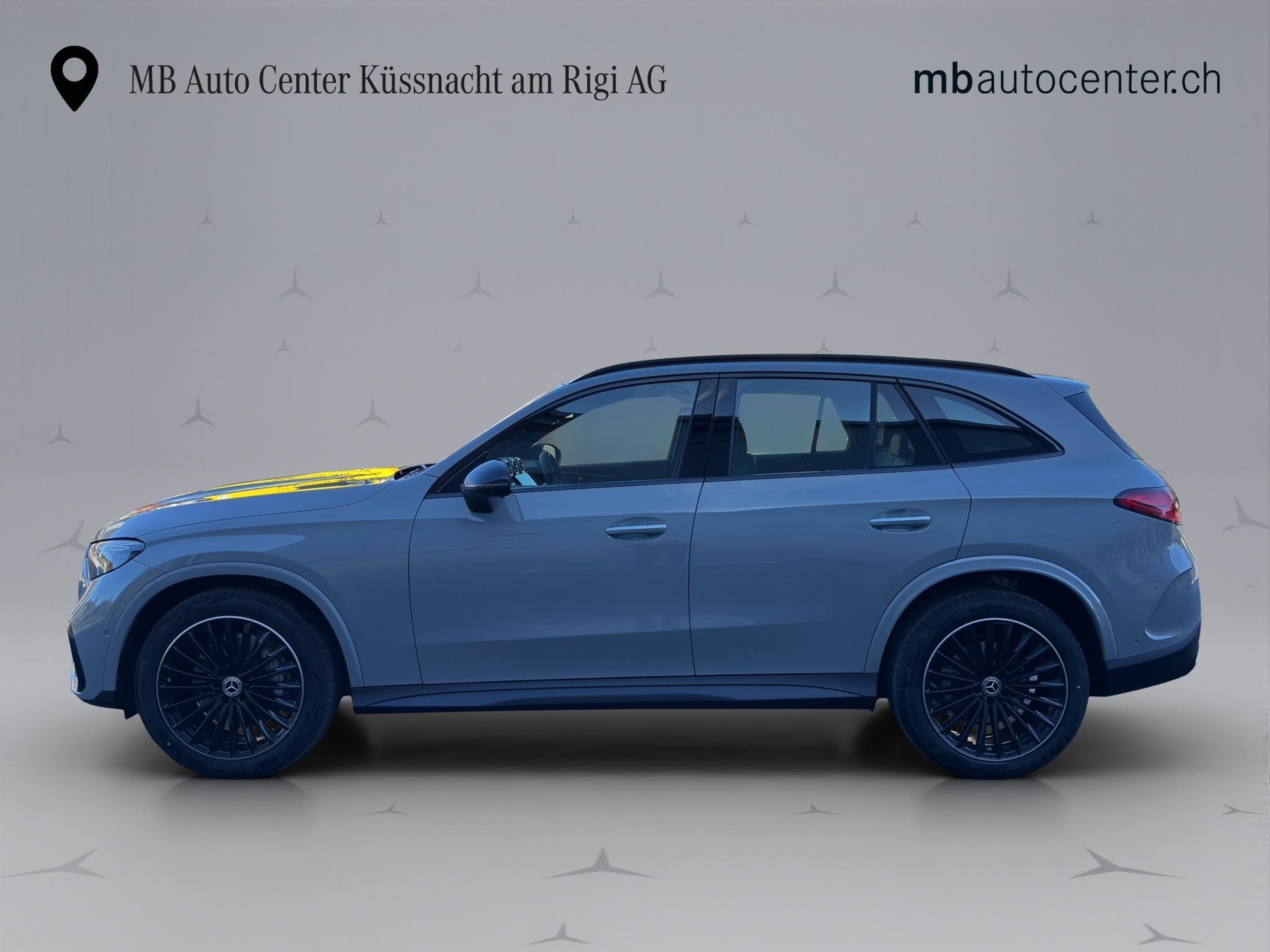 MERCEDES-BENZ GLC 220 d AMG Line 4matic-image-2