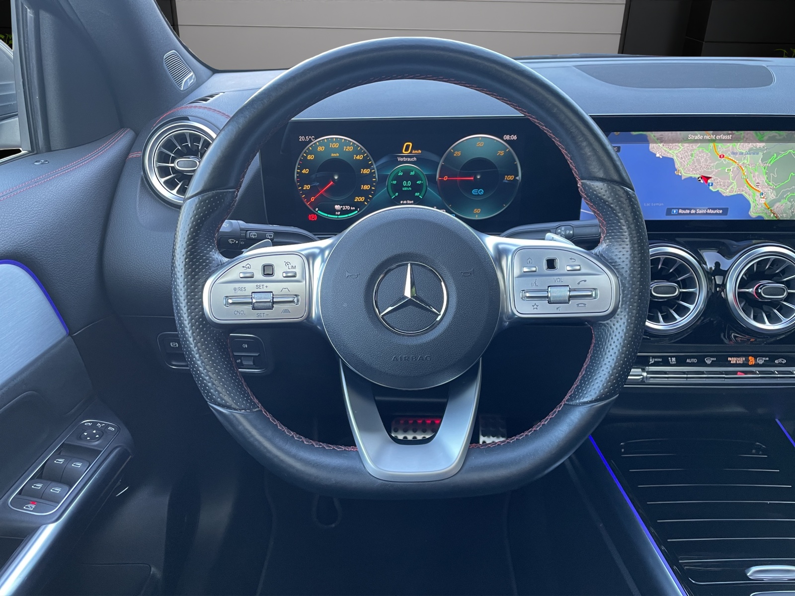 MERCEDES-BENZ EQA 250 AMG Line-image-10