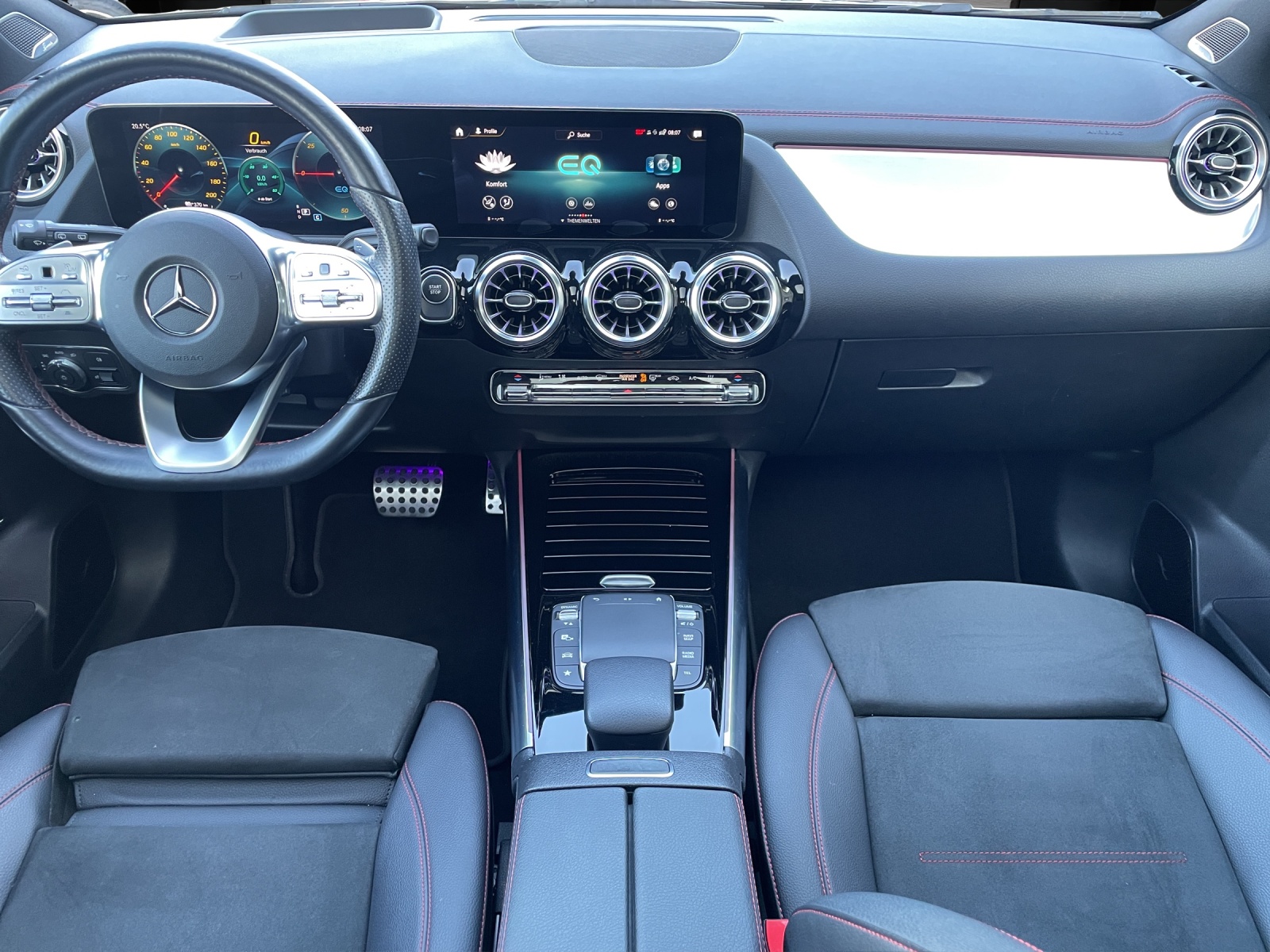 MERCEDES-BENZ EQA 250 AMG Line-image-8