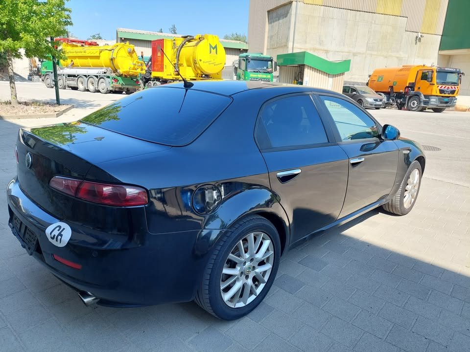 ALFA ROMEO 159 Sportwagon 2.4 JTD Progression-image-2