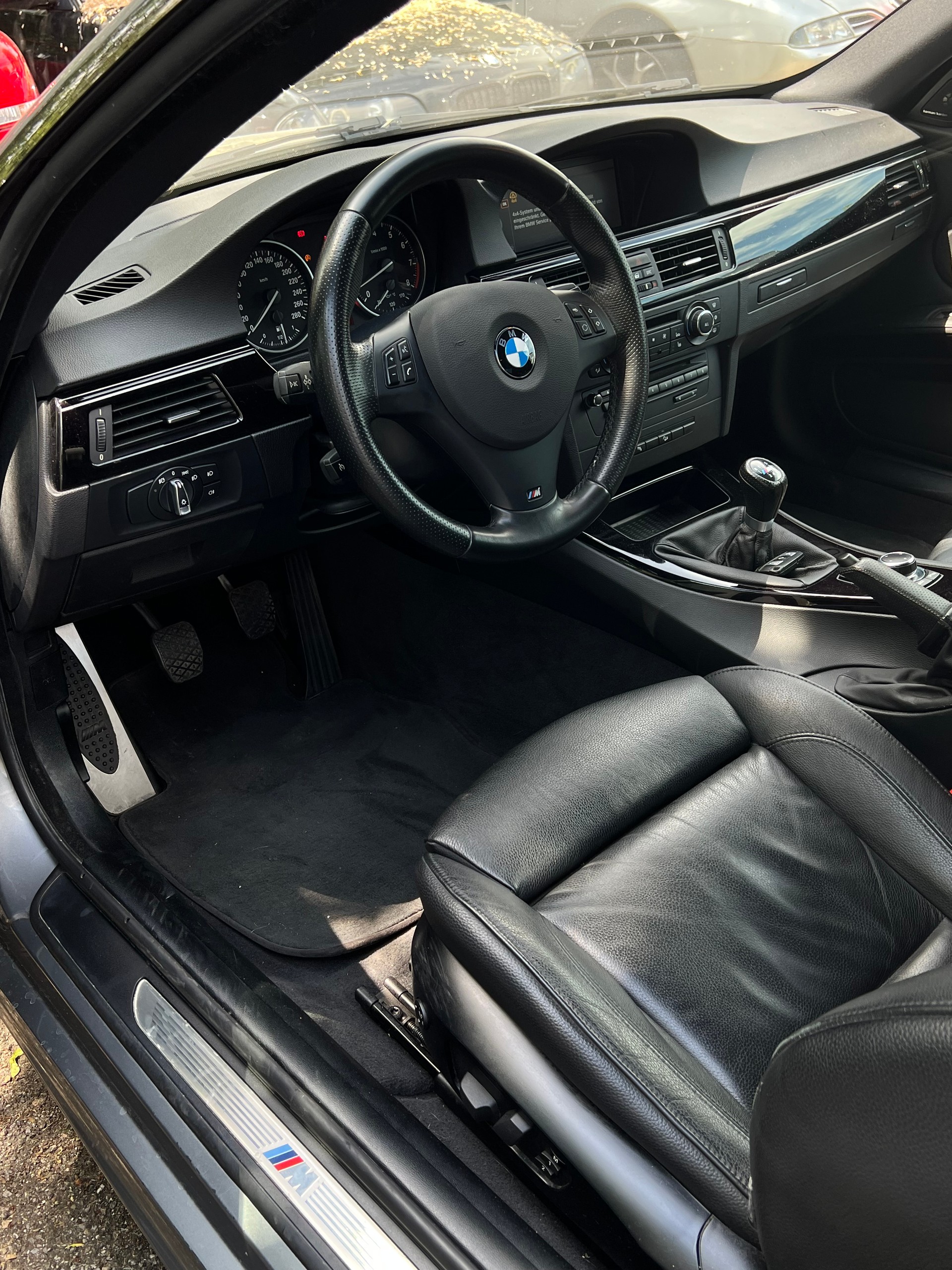 BMW 335i xDrive M-Paket Coupé-image-5
