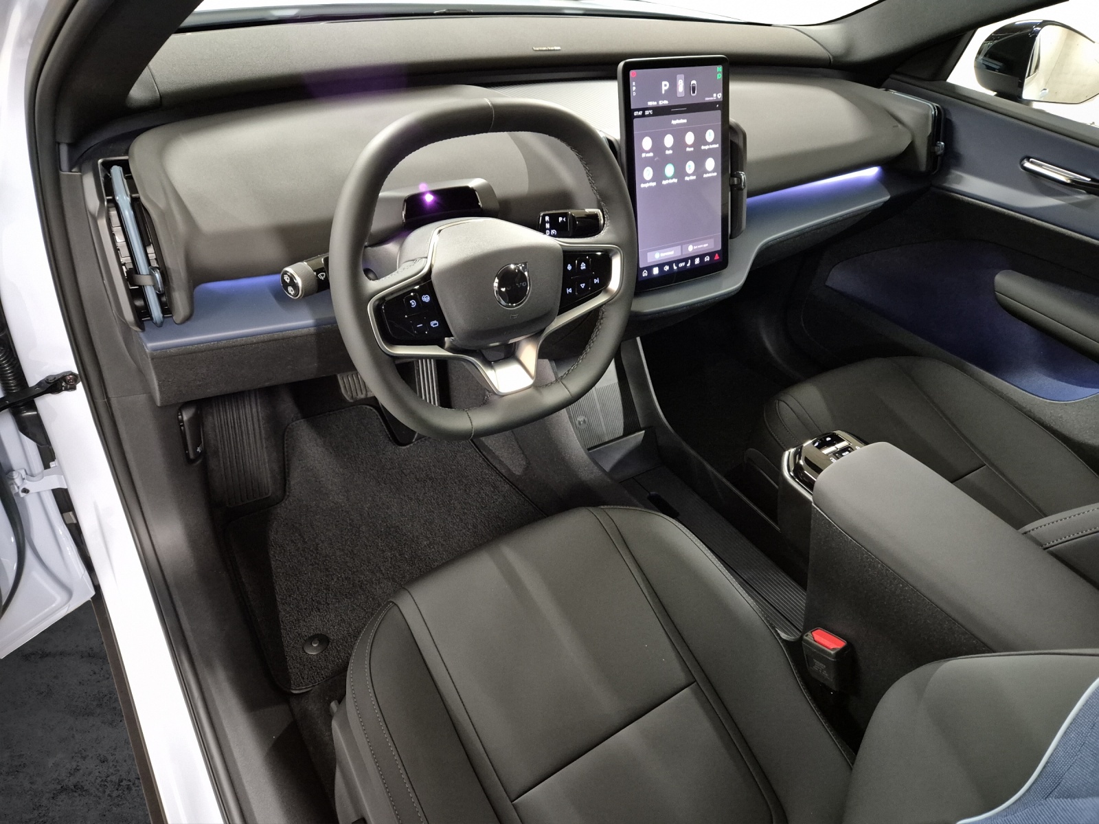 VOLVO EX30 E60 Plus-image-9