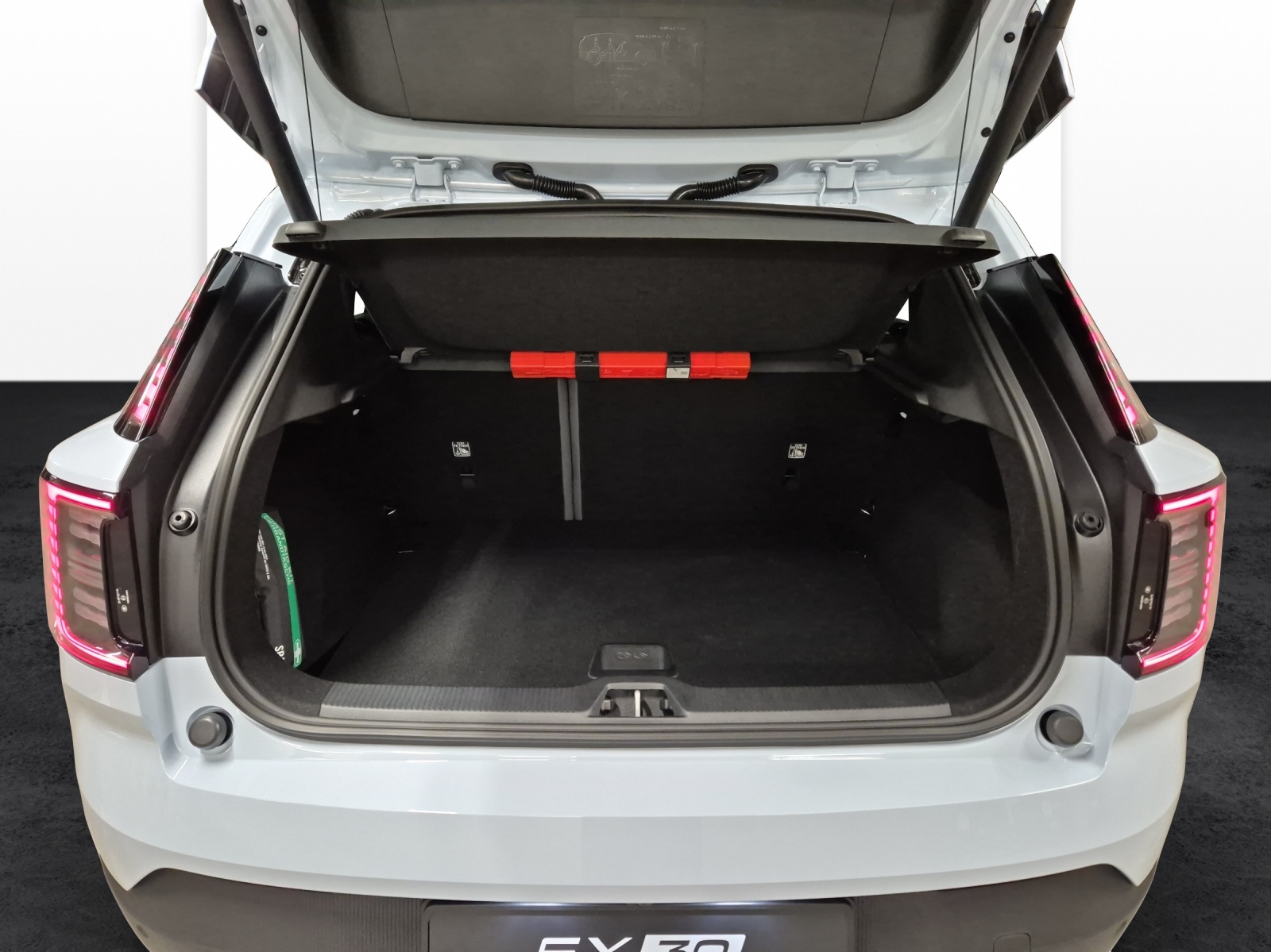VOLVO EX30 E60 Plus-image-18