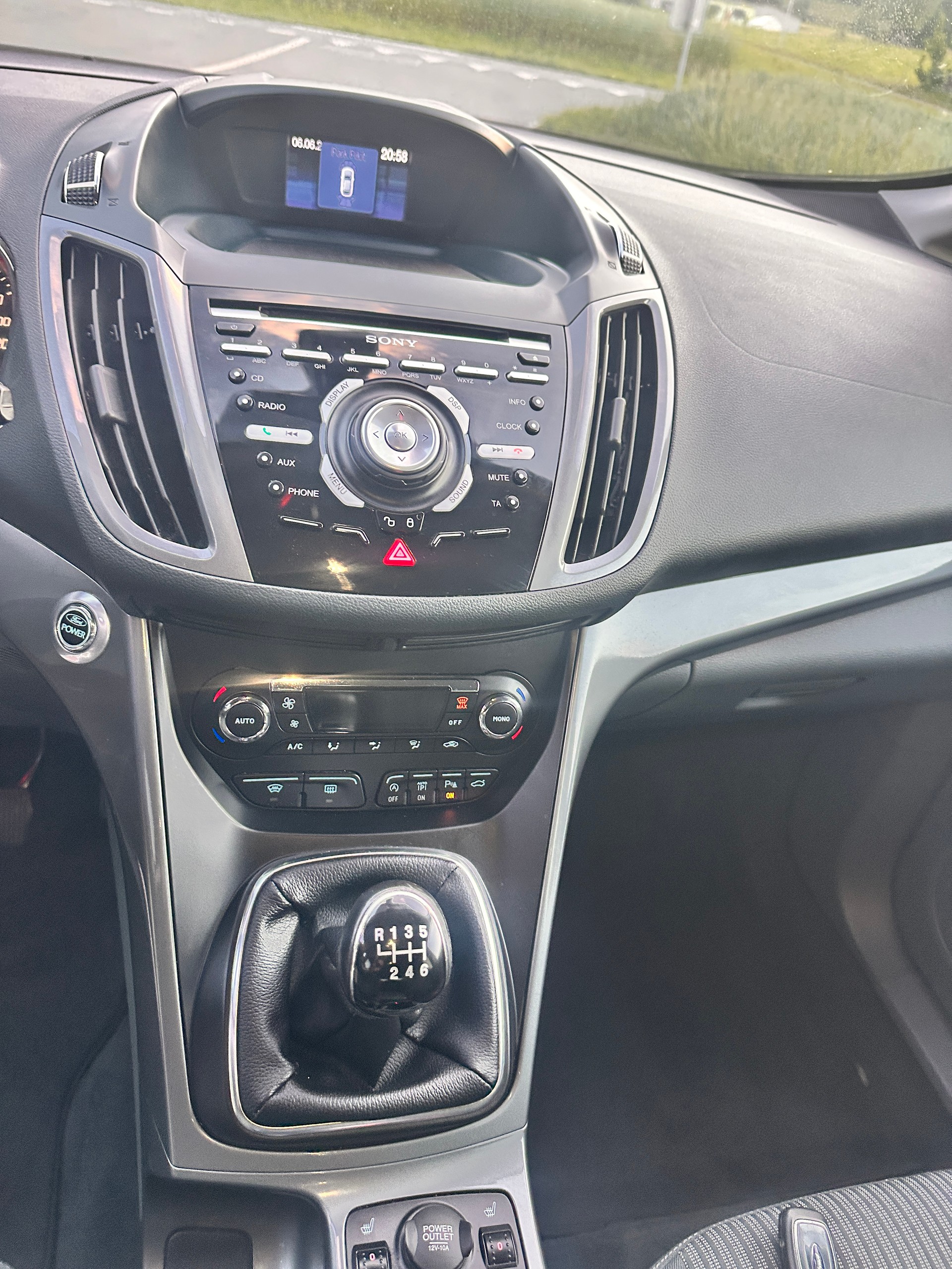 FORD C-Max 1.6 SCTi Titanium-image-16