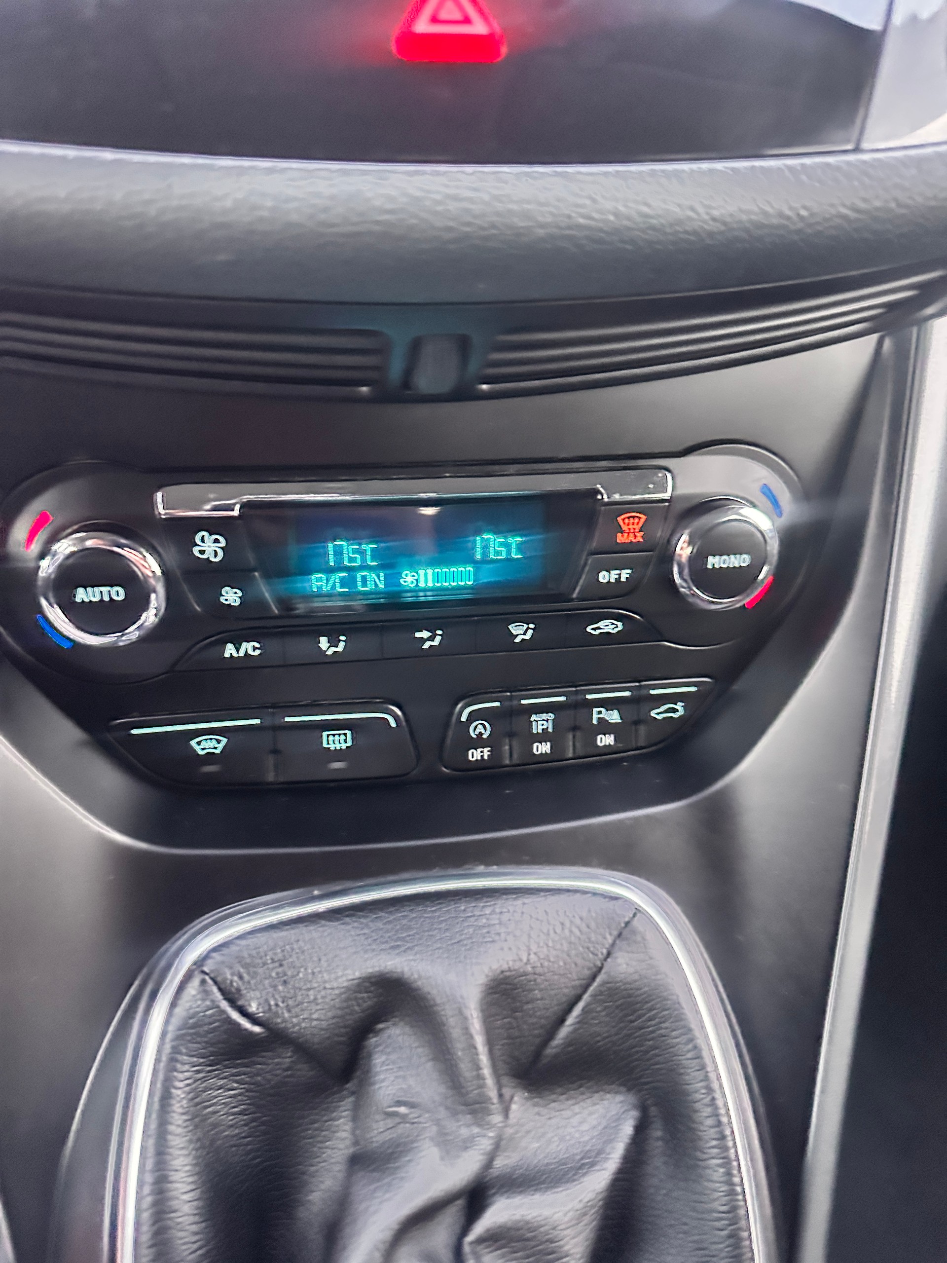 FORD C-Max 1.6 SCTi Titanium-showroom-element-3