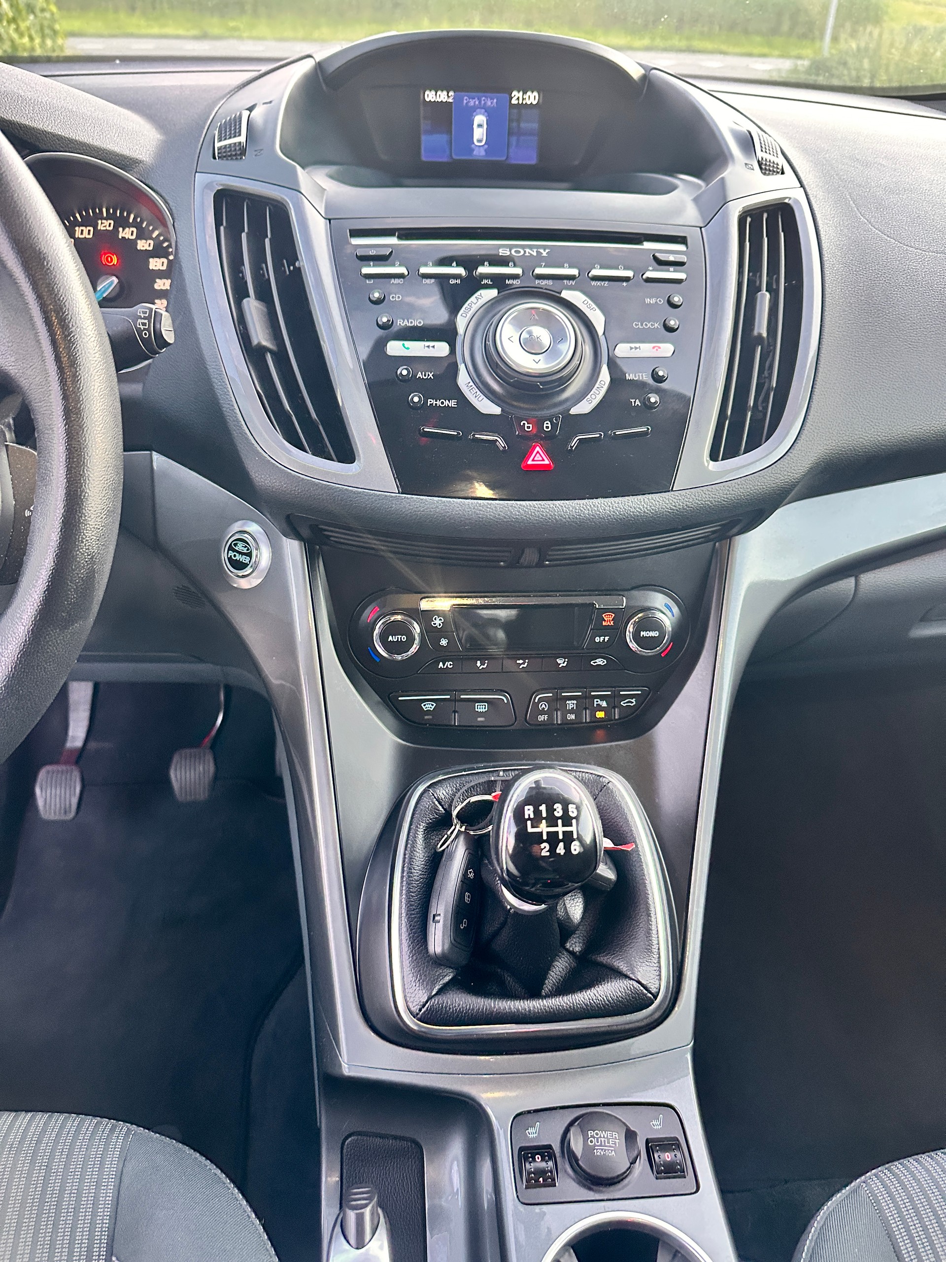 FORD C-Max 1.6 SCTi Titanium-image-4