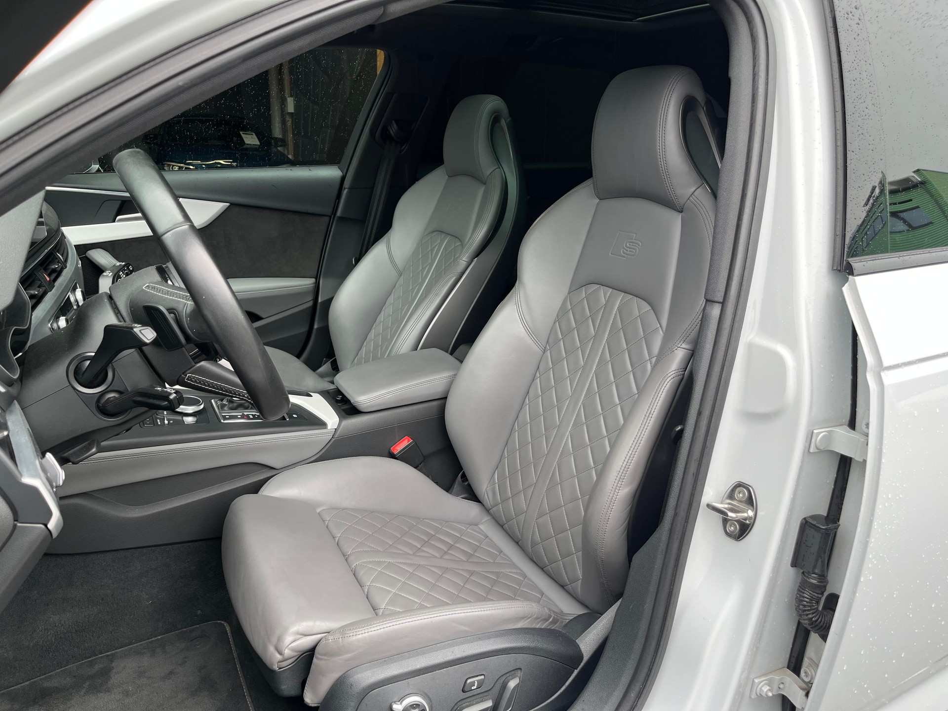 AUDI S4 Avant 3.0 TFSI quattro tiptronic-image-13