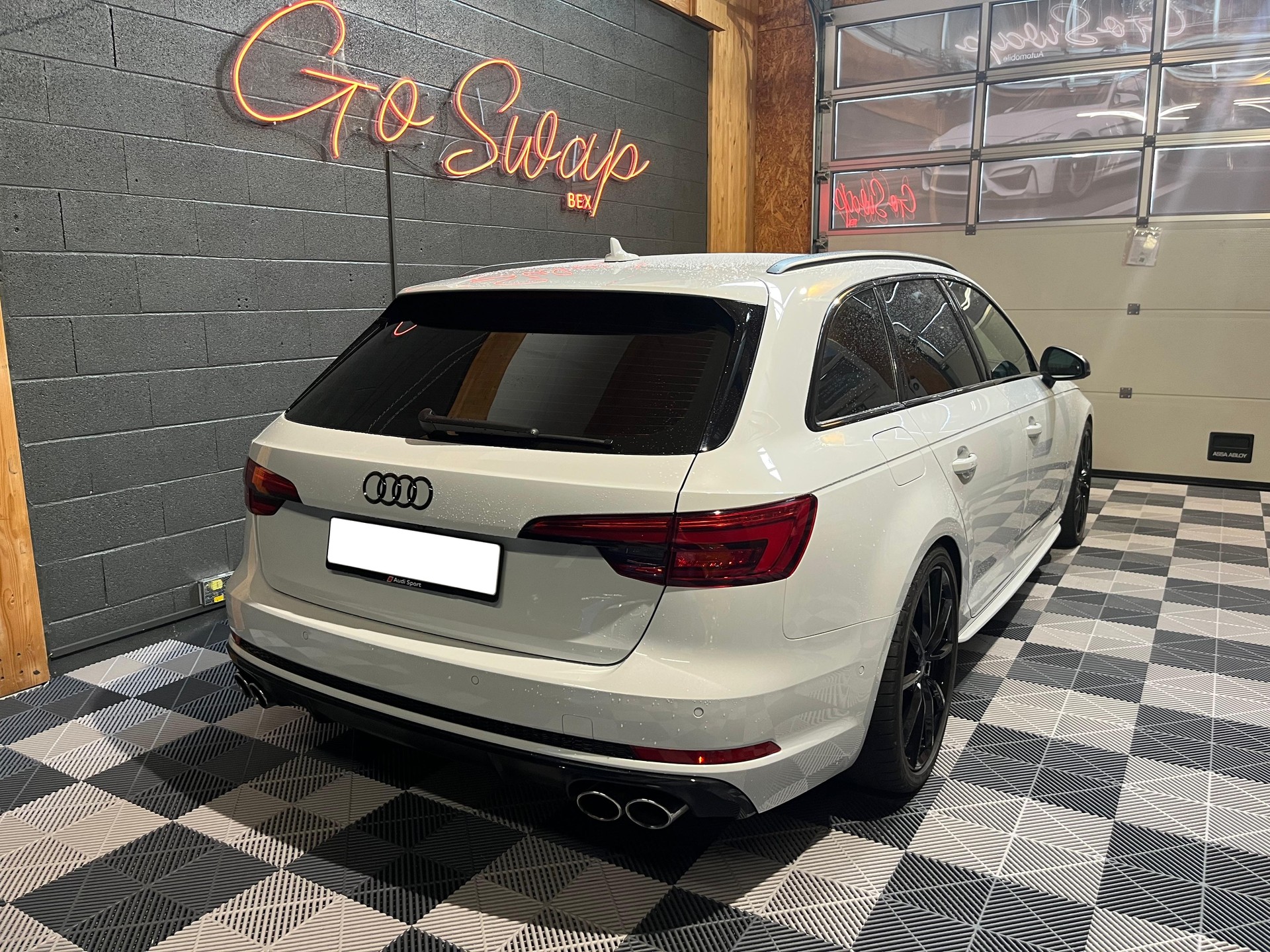 AUDI S4 Avant 3.0 TFSI quattro tiptronic-image-3
