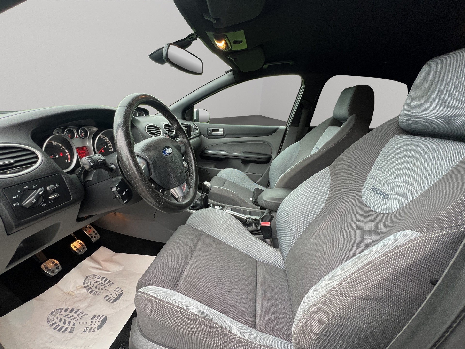 FORD Focus 2.5 Turbo ST-image-9