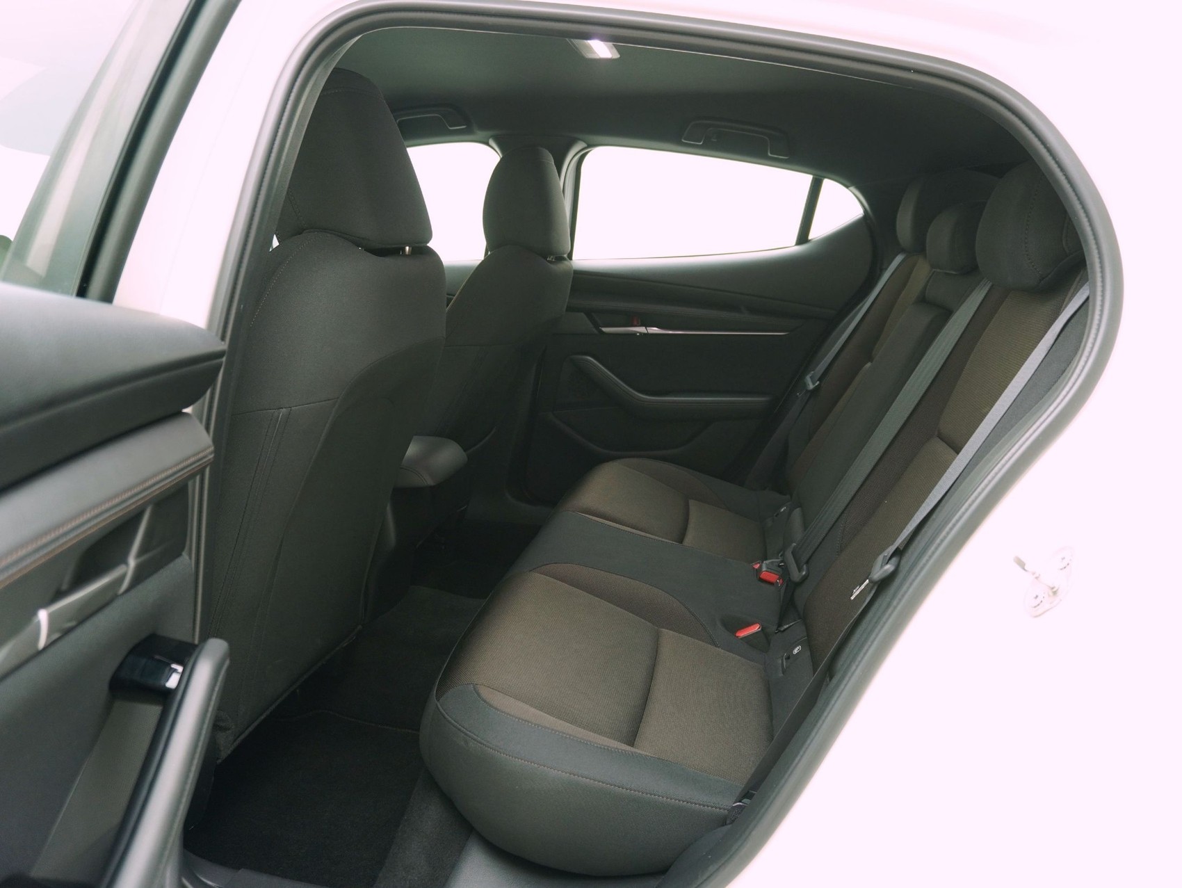 MAZDA 3 Hatchback 2.0 Ambition-image-10