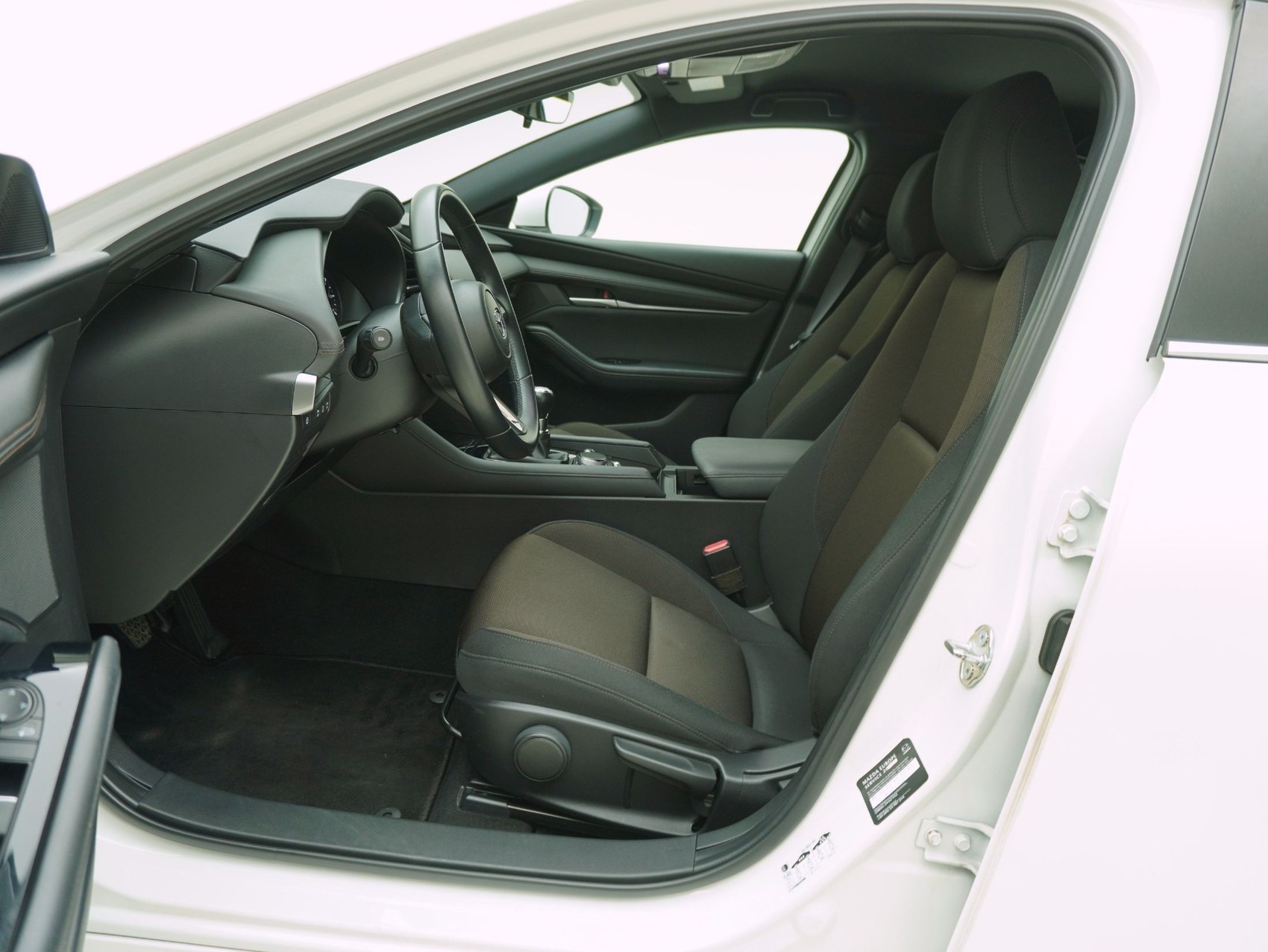 MAZDA 3 Hatchback 2.0 Ambition-image-7