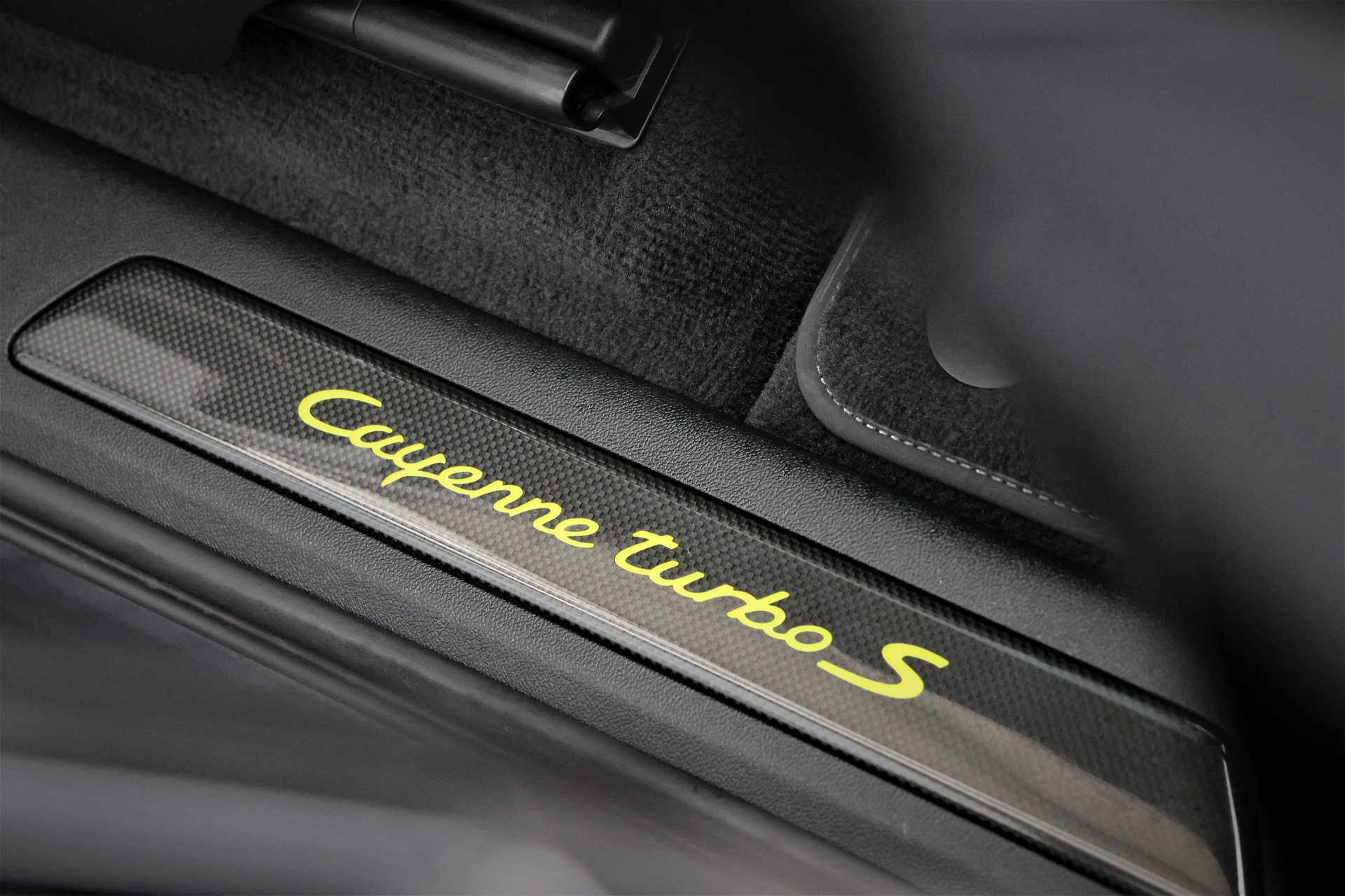 PORSCHE Cayenne Turbo S E-Hybrid (CH) "Approved bis 12/26"-image-22