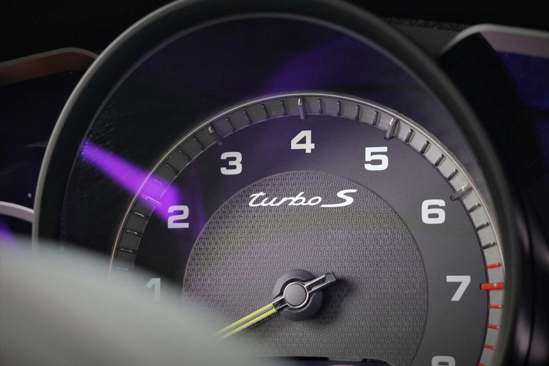 PORSCHE Cayenne Turbo S E-Hybrid (CH) "Approved bis 12/26"-image-32
