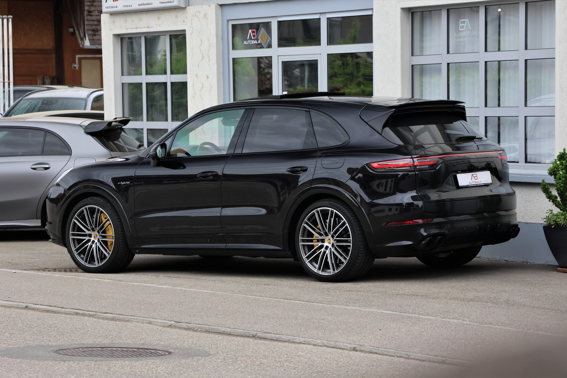 PORSCHE Cayenne Turbo S E-Hybrid (CH) "Approved bis 12/26"-image-4