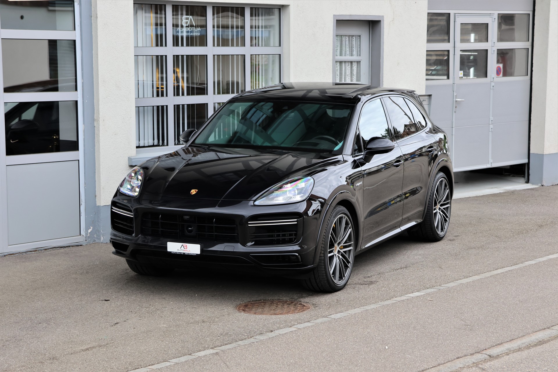 PORSCHE Cayenne Turbo S E-Hybrid (CH) "Approved bis 12/26"-image-0