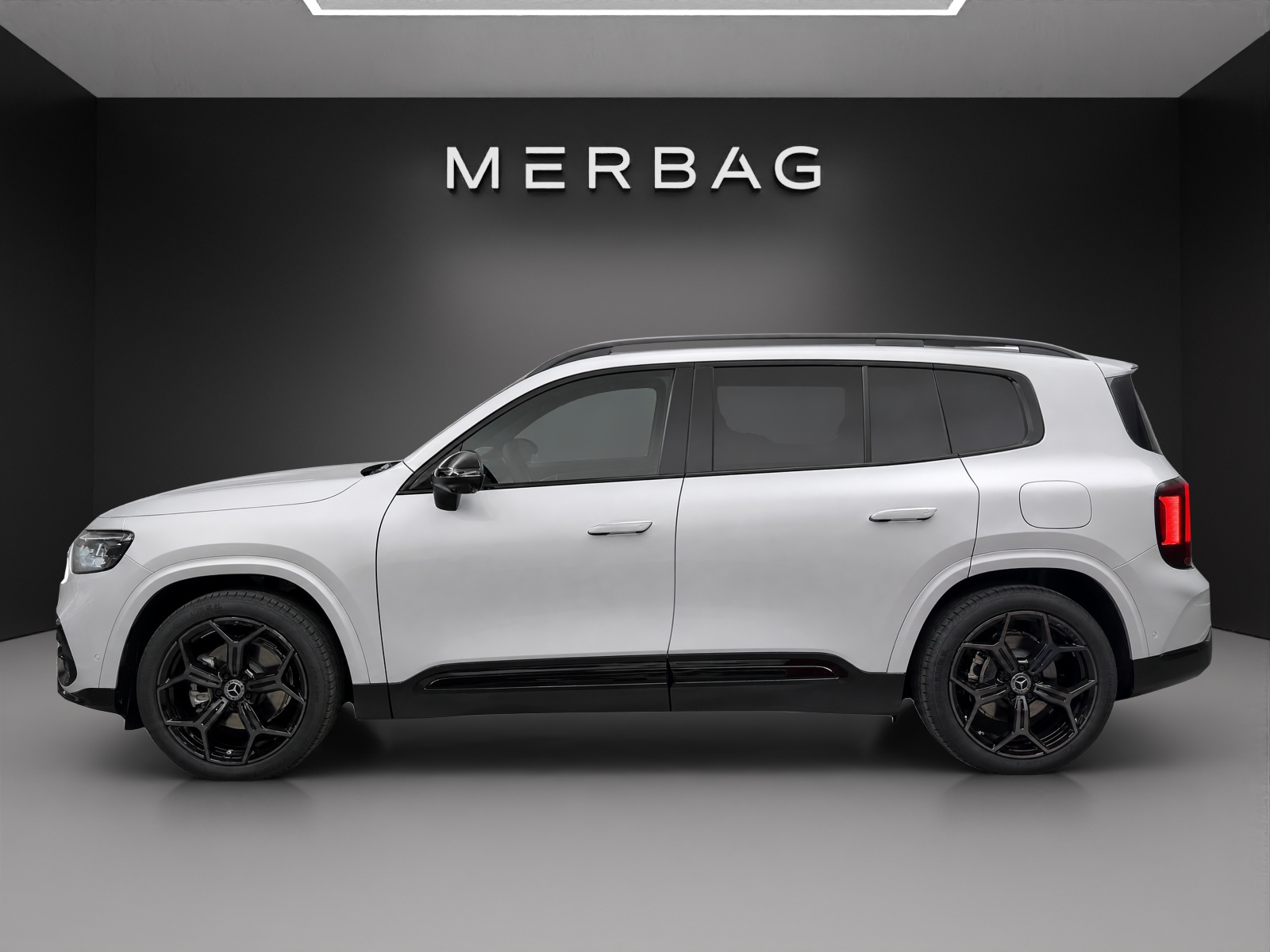MERCEDES-BENZ GLB 220 4MATIC-image-2