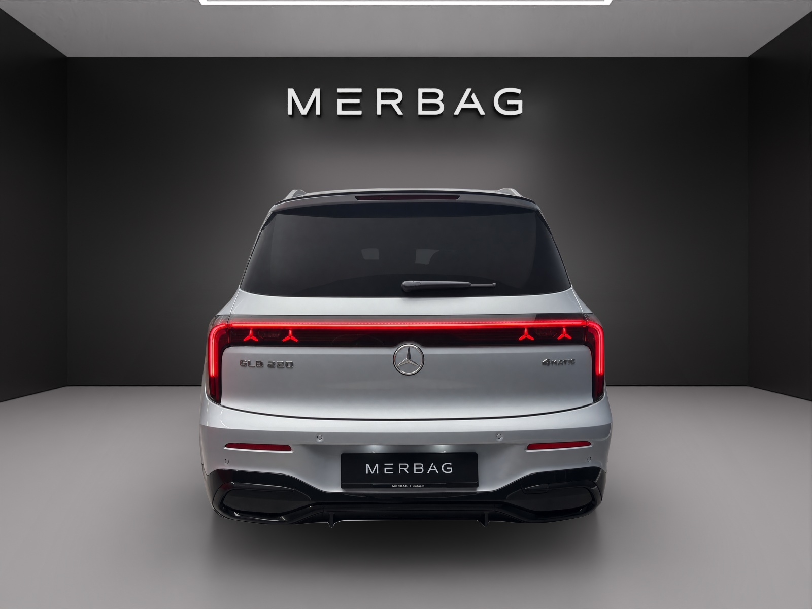 MERCEDES-BENZ GLB 220 4MATIC-image-4