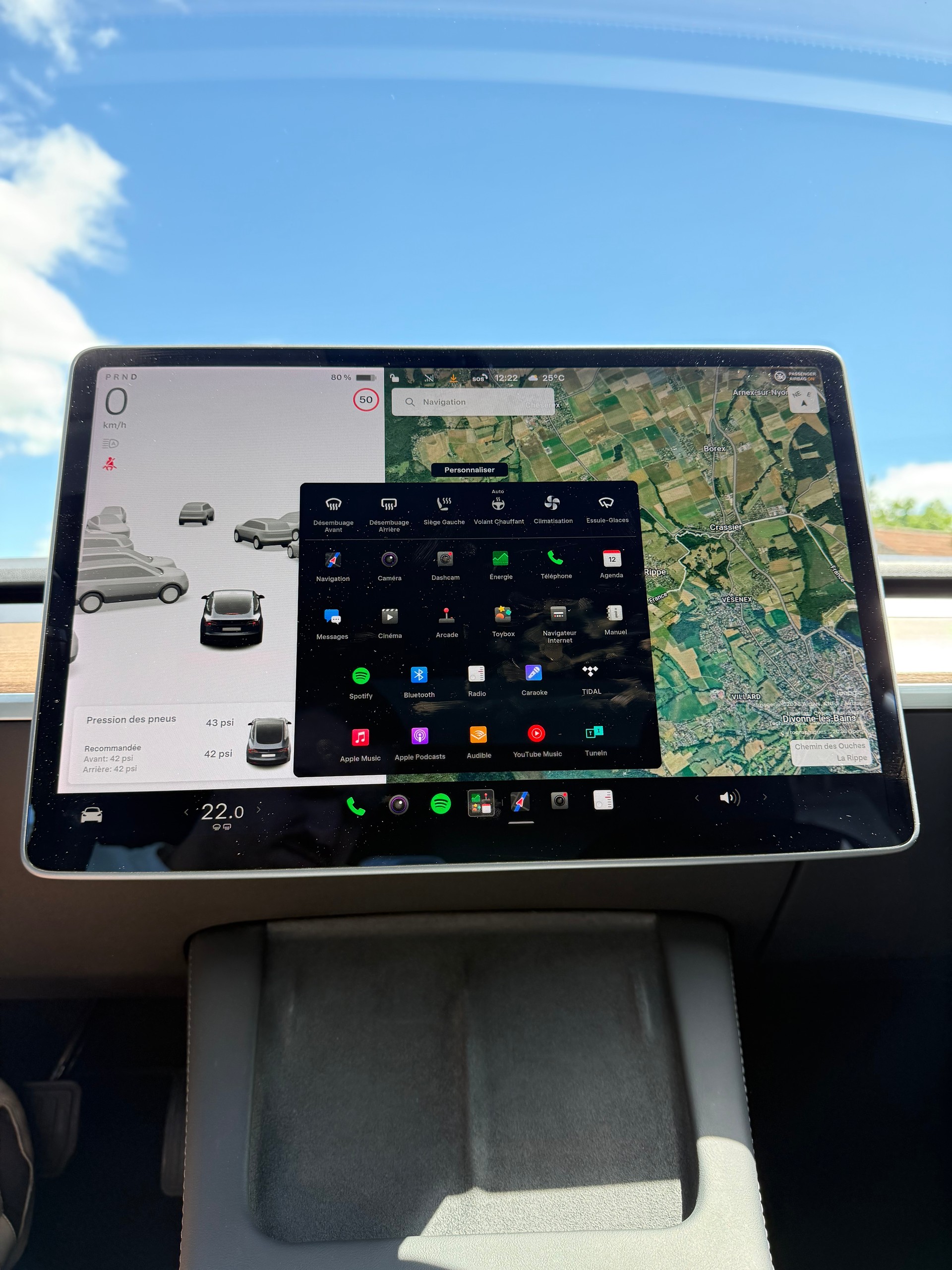 TESLA Model 3-image-22