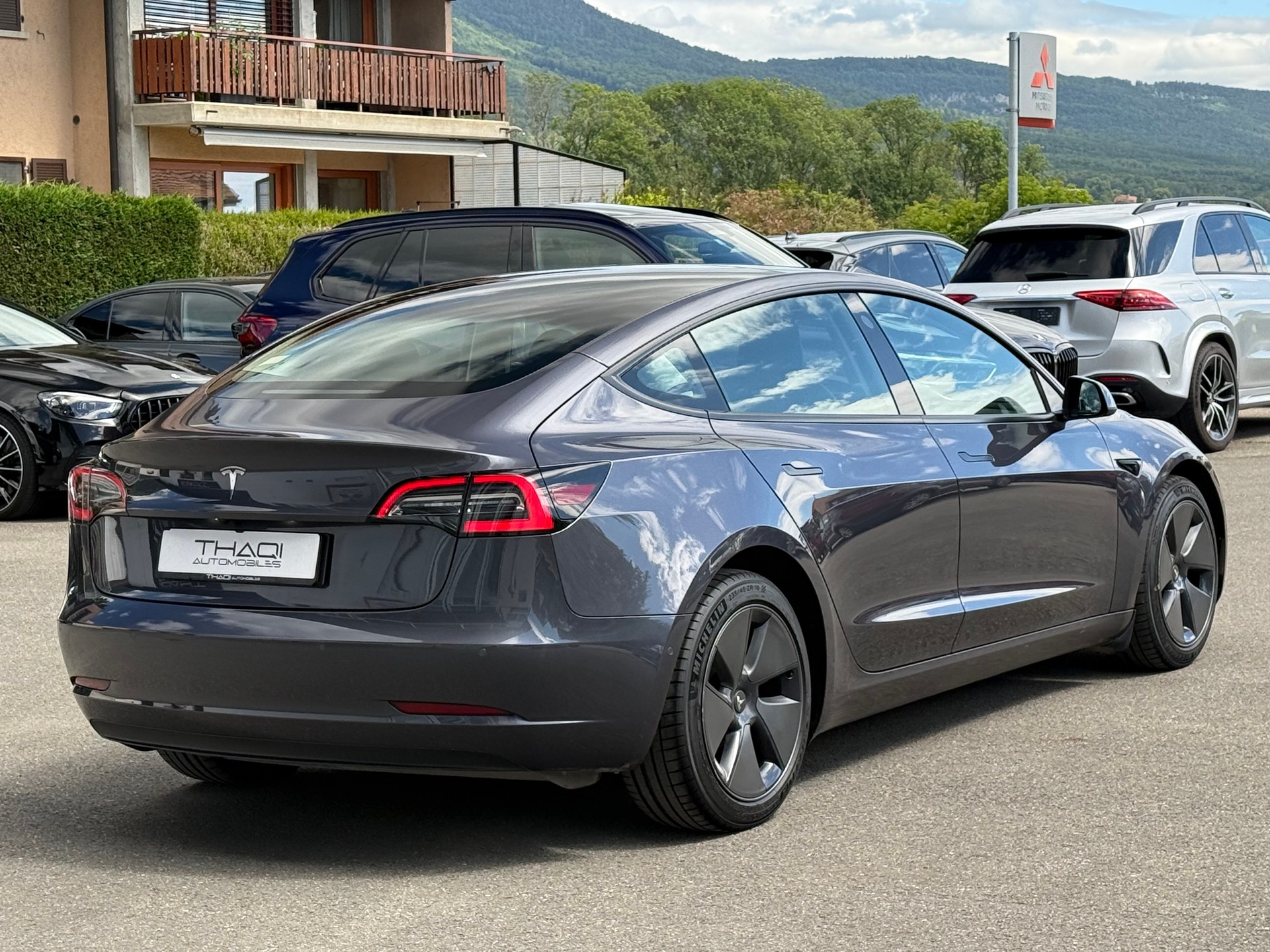 TESLA Model 3-image-8