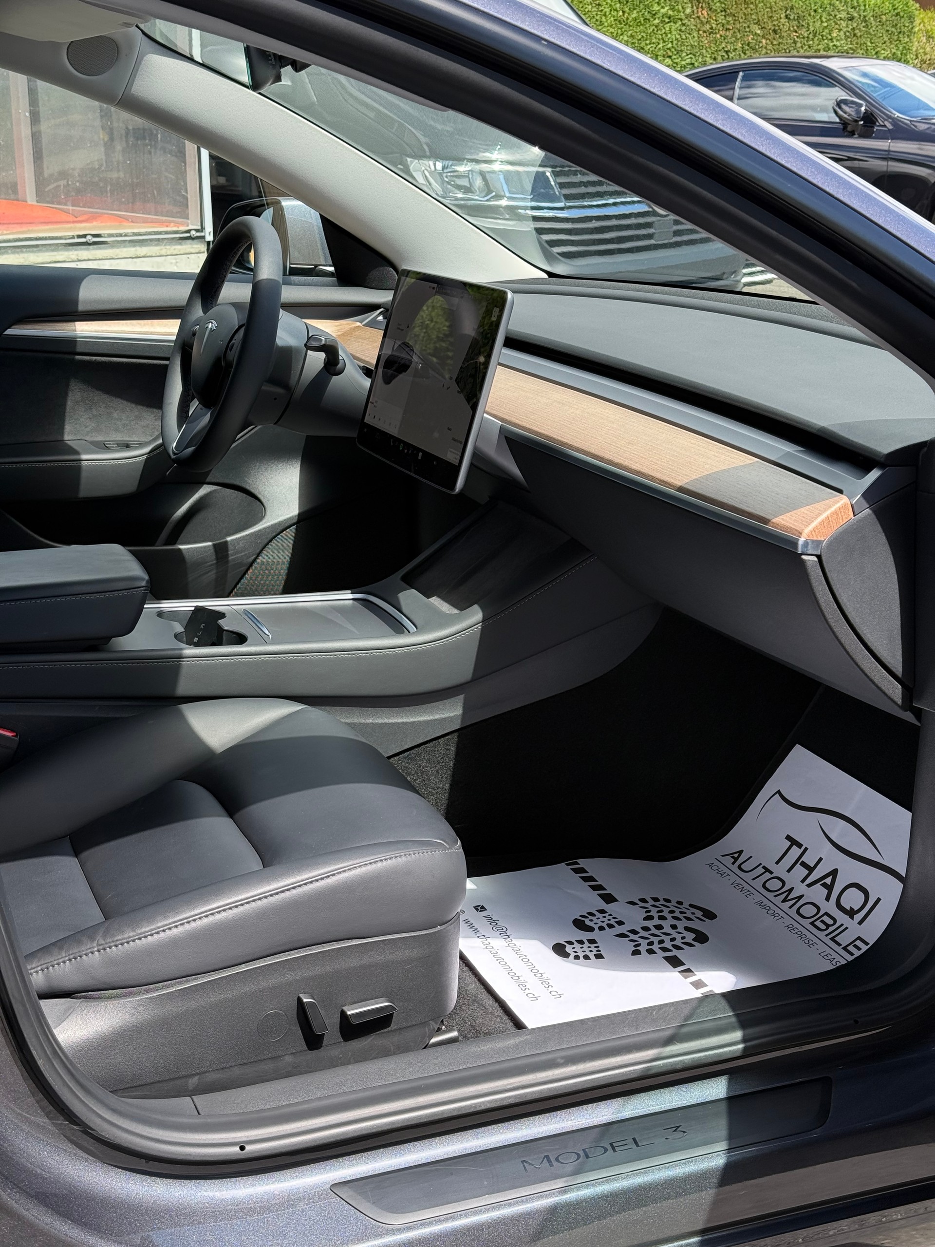 TESLA Model 3-image-17