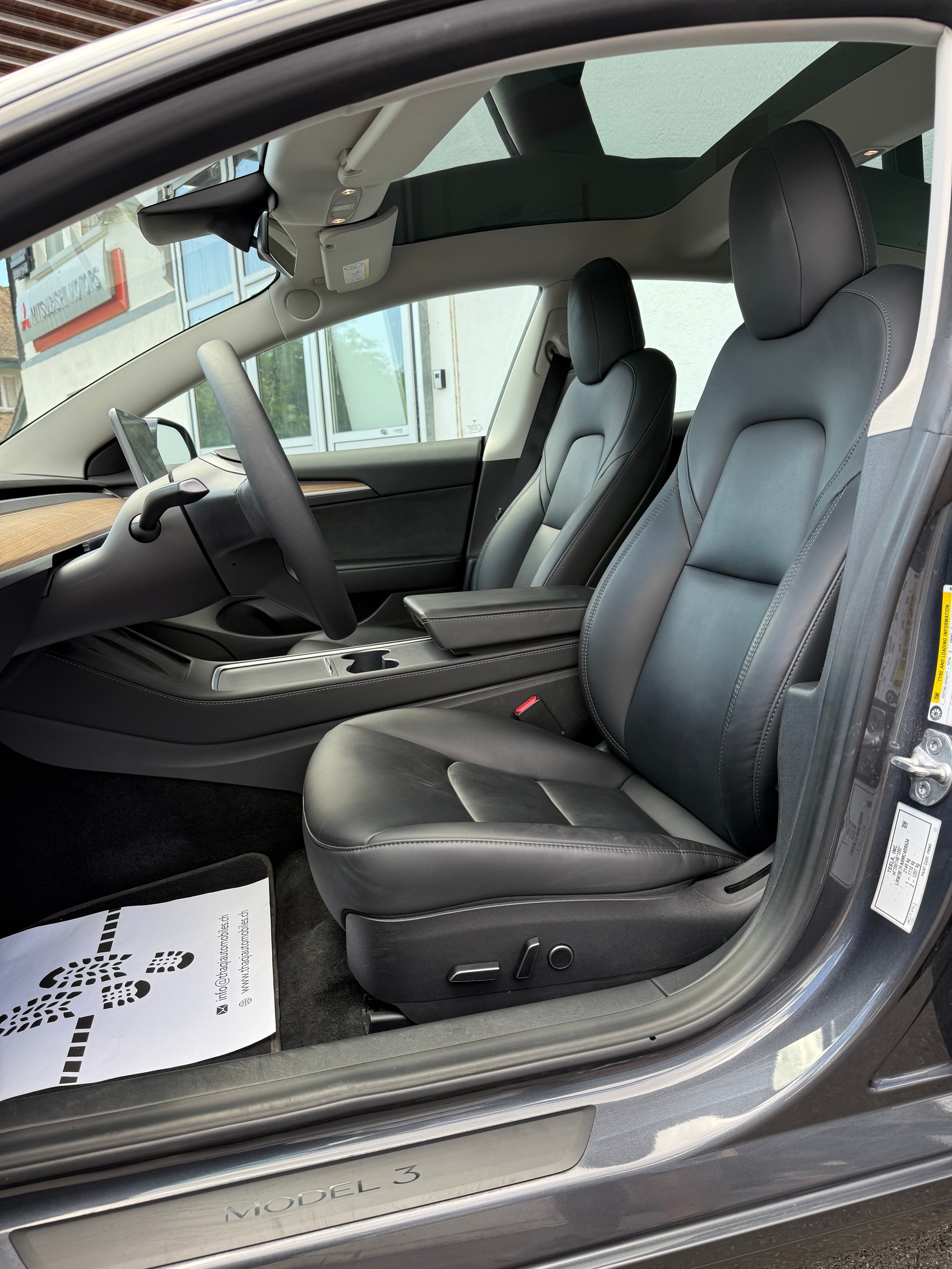 TESLA Model 3-image-13
