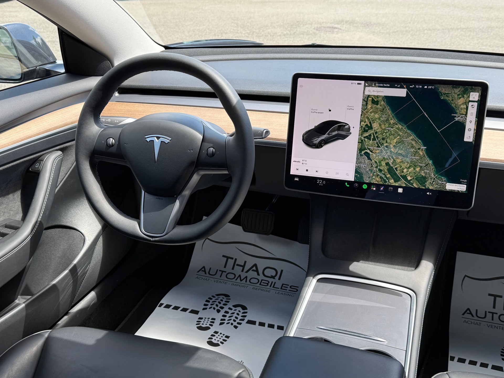 TESLA Model 3-image-16