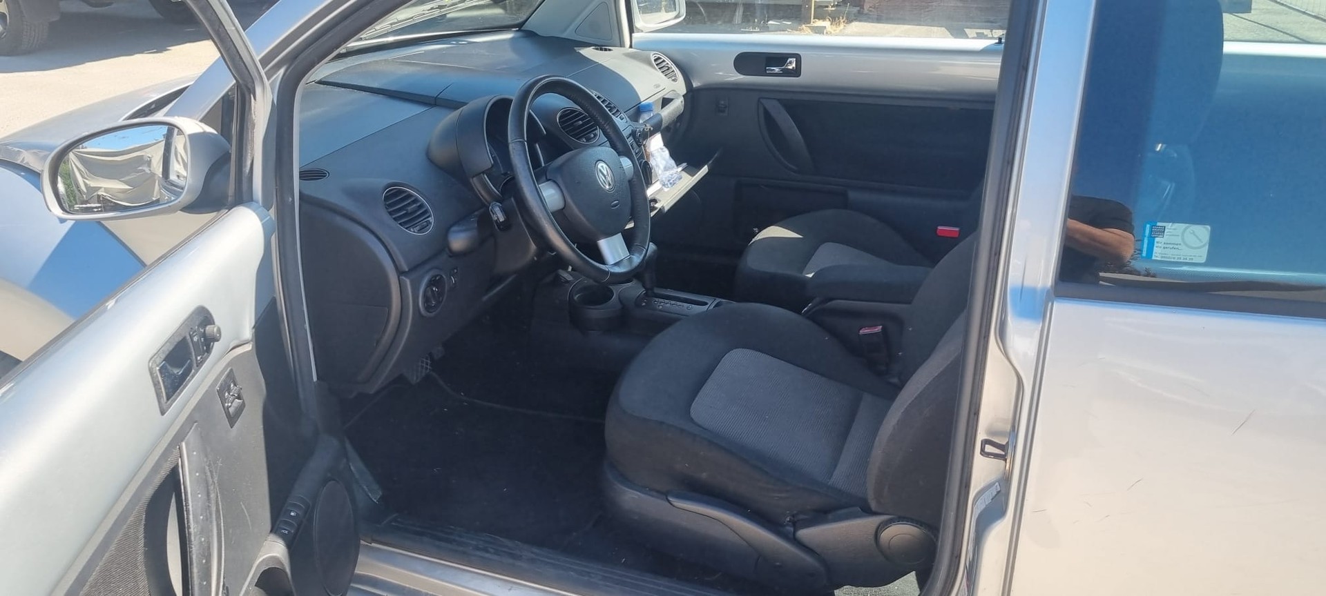 VW Beetle 1.6-image-4