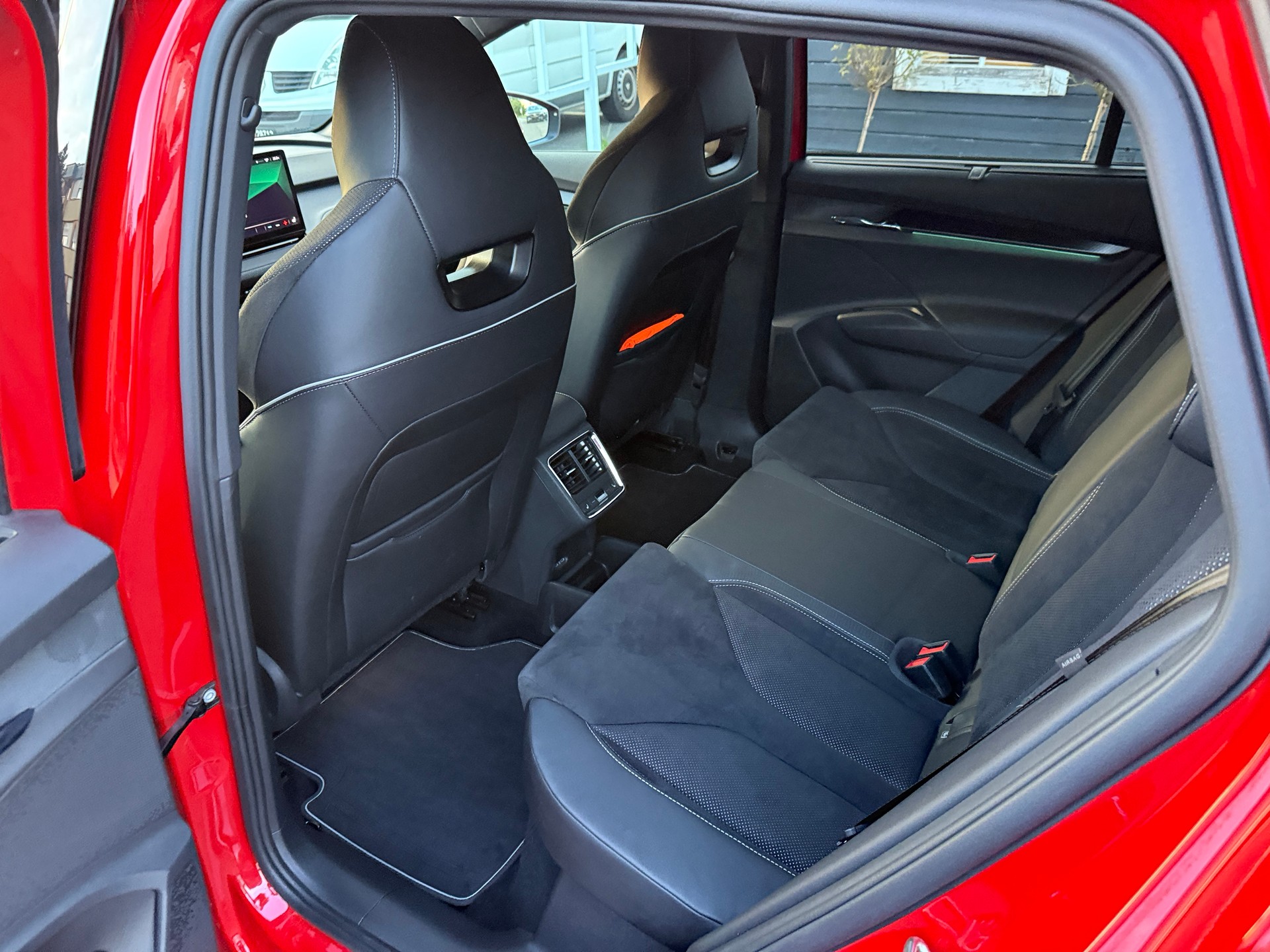 SKODA Enyaq iV 80x SportLine-image-9