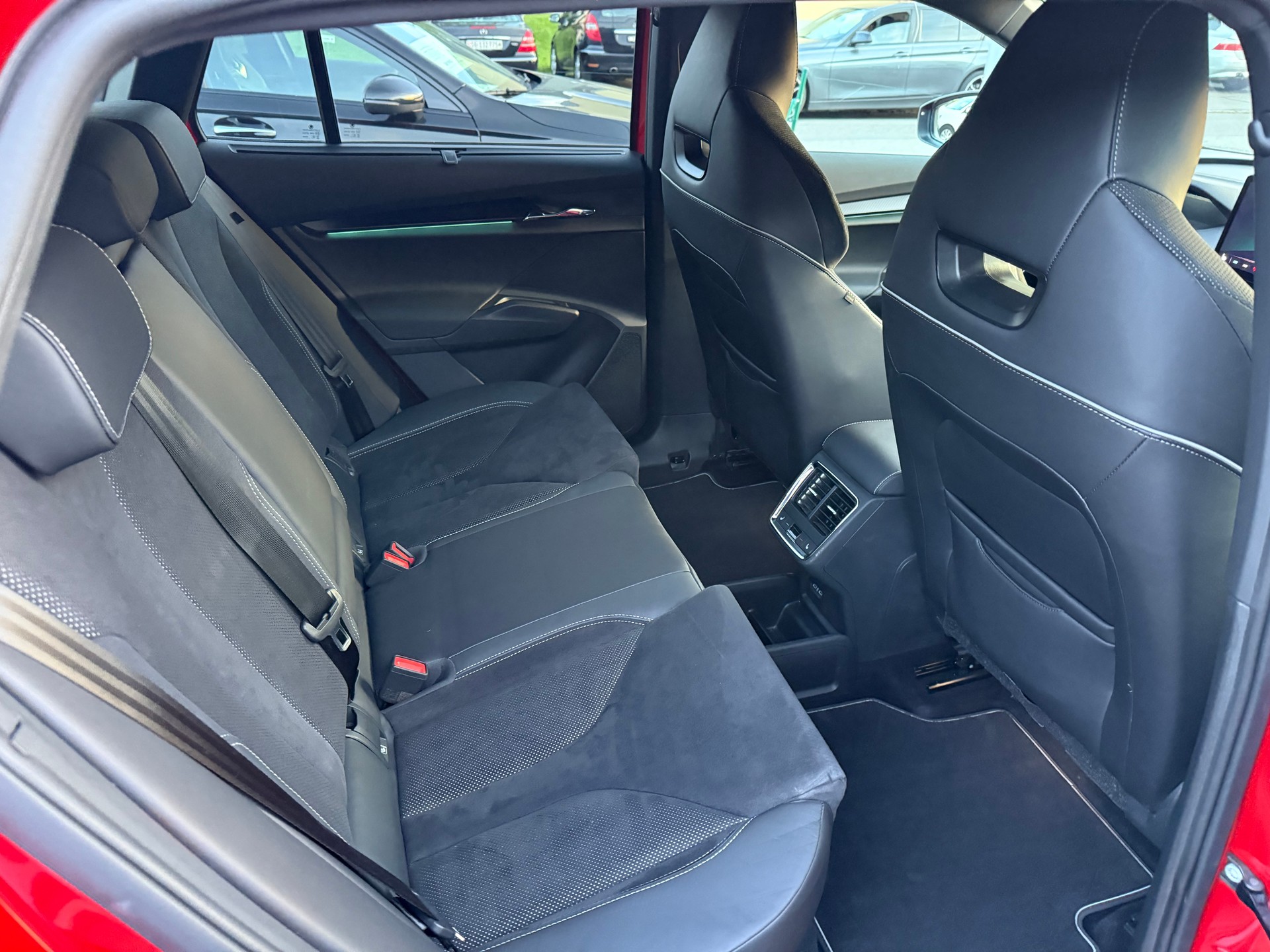 SKODA Enyaq iV 80x SportLine-image-17