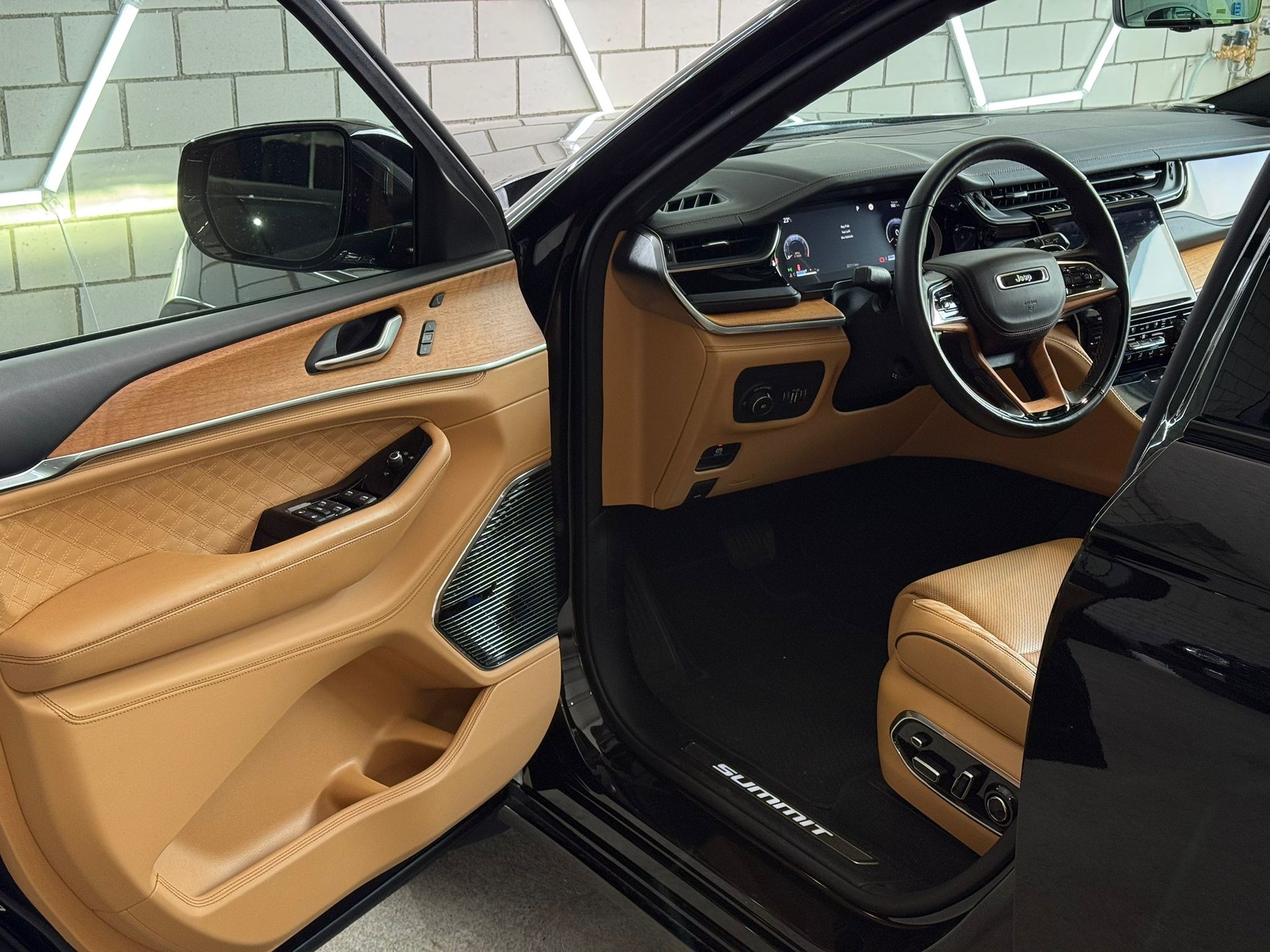 JEEP Grand Cherokee L Summit Reserve 5.7 Hemi 4x4-image-4