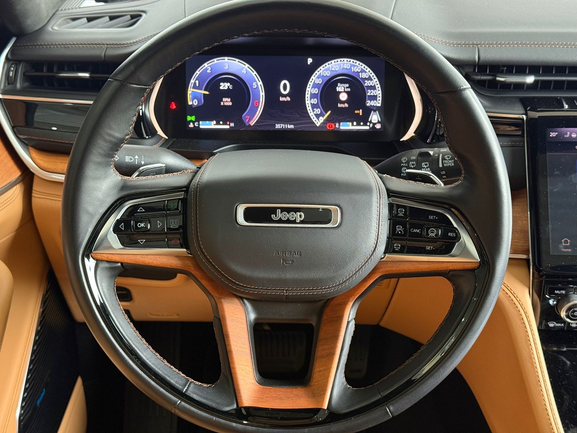 JEEP Grand Cherokee L Summit Reserve 5.7 Hemi 4x4-image-8