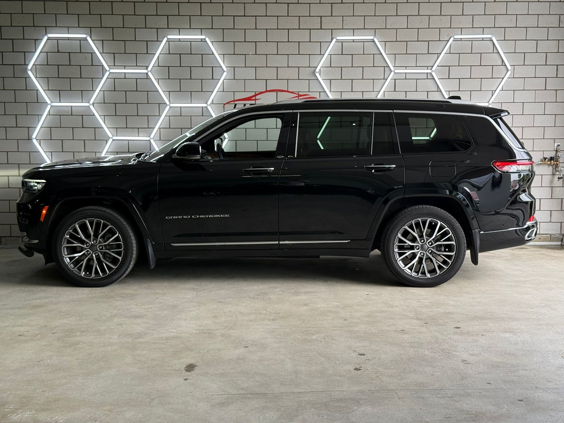 JEEP Grand Cherokee L Summit Reserve 5.7 Hemi 4x4-image-1