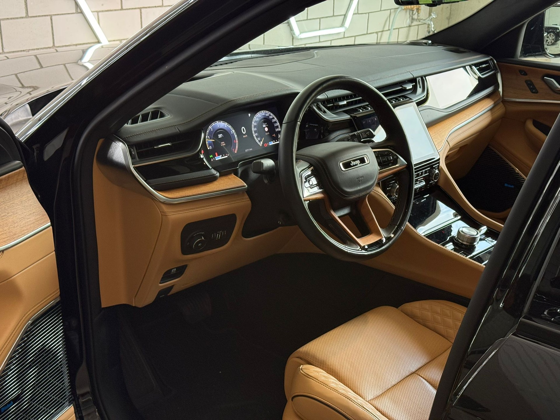 JEEP Grand Cherokee L Summit Reserve 5.7 Hemi 4x4-image-6