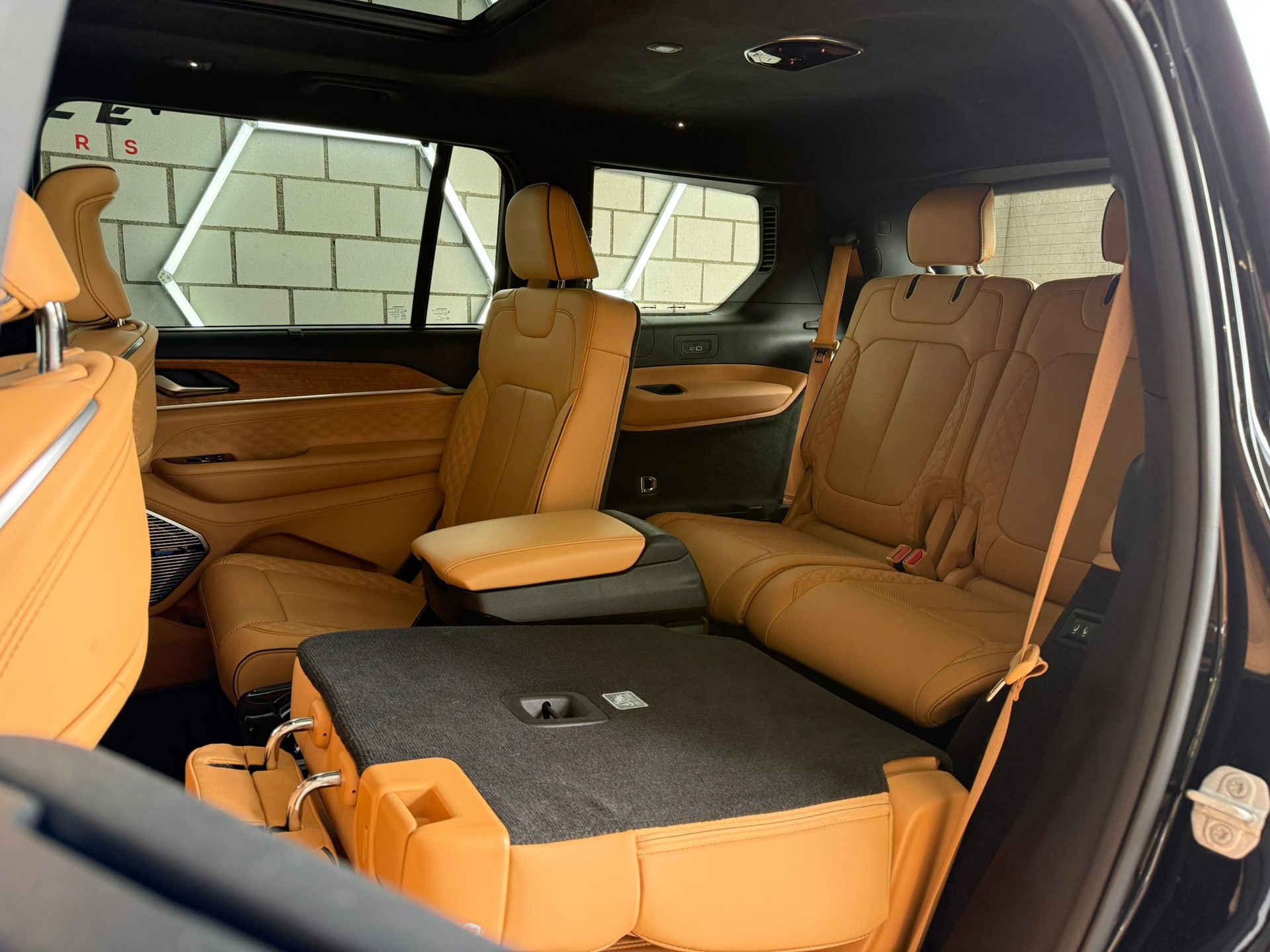 JEEP Grand Cherokee L Summit Reserve 5.7 Hemi 4x4-image-12