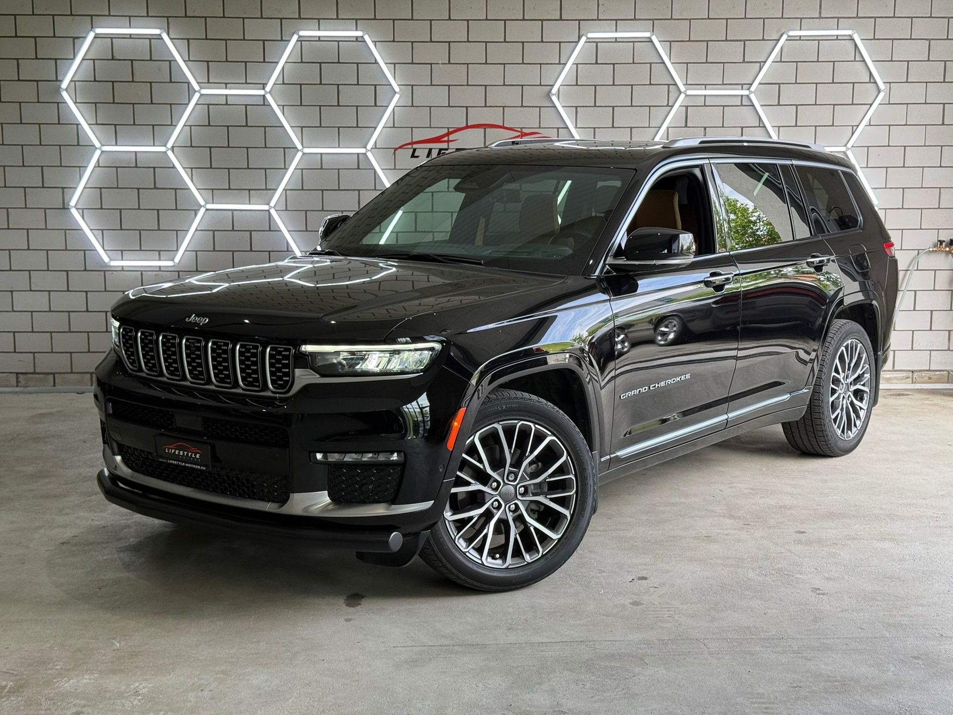 JEEP Grand Cherokee L Summit Reserve 5.7 Hemi 4x4-image-0