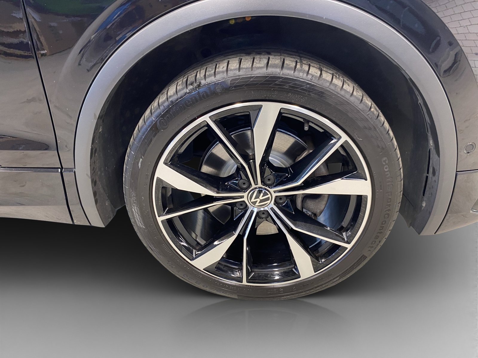 VW Tiguan 2.0TSI R-Line 4Motion DSG-image-15