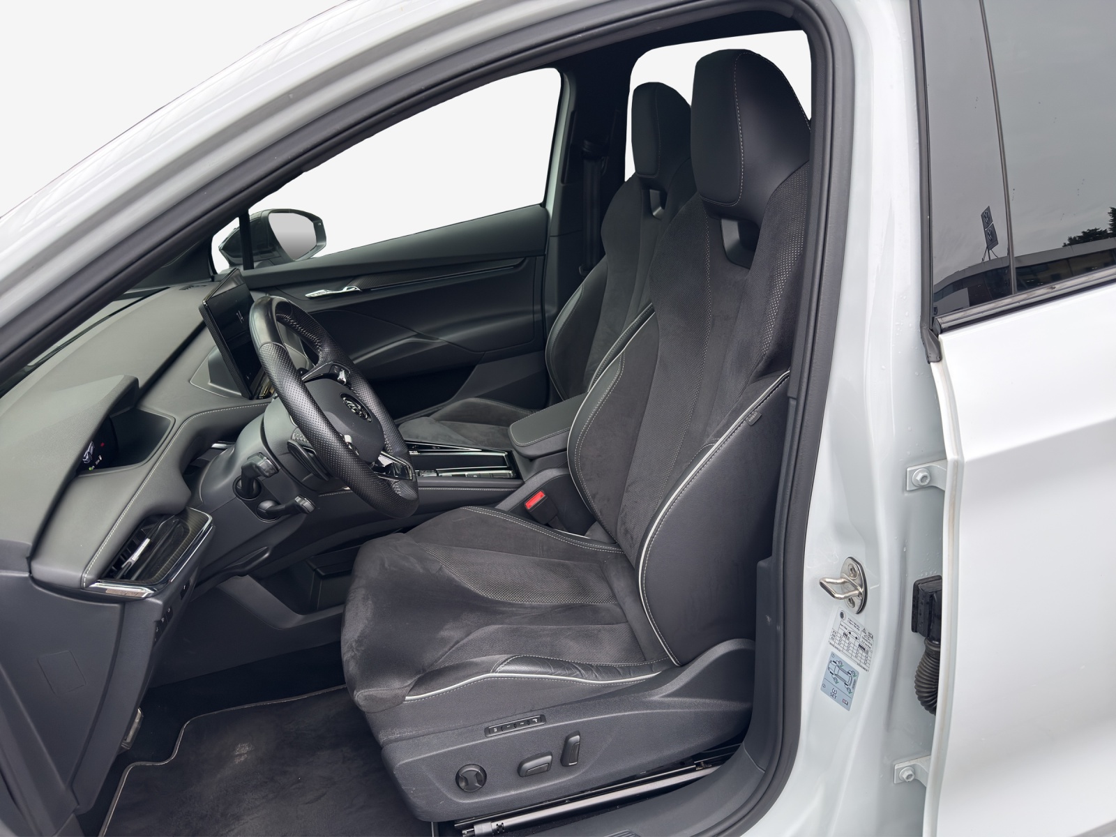 SKODA Enyaq iV 80x SportLine-image-7