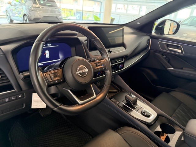 NISSAN Qashqai 1.3 DIG-T MHEV Tekna+ Xtronic 4x4-image-9