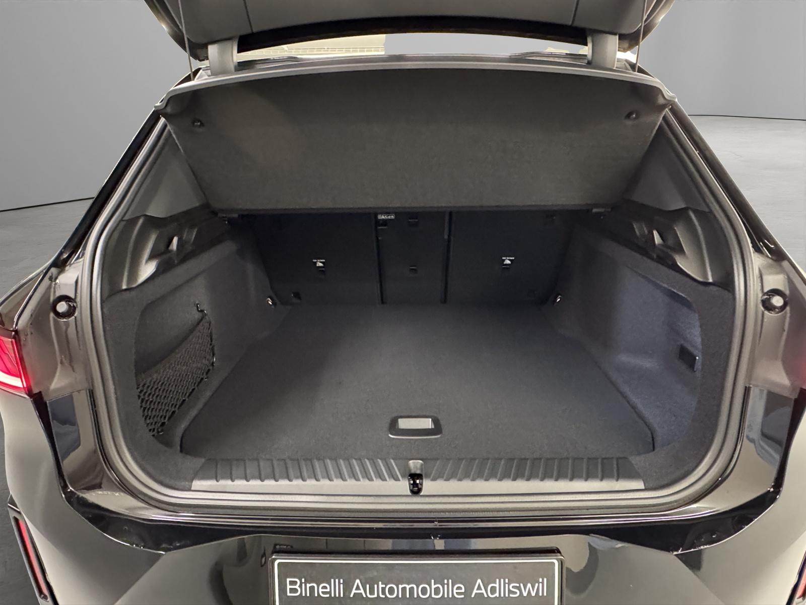 BMW iX3 50 xDrive-image-9