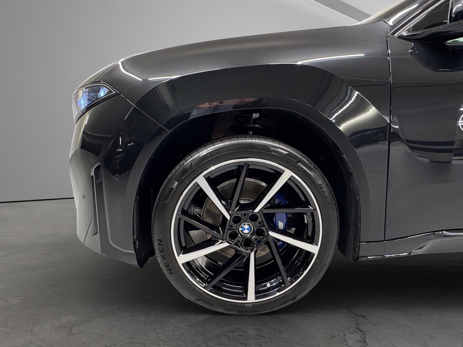 BMW iX3 50 xDrive-image-8