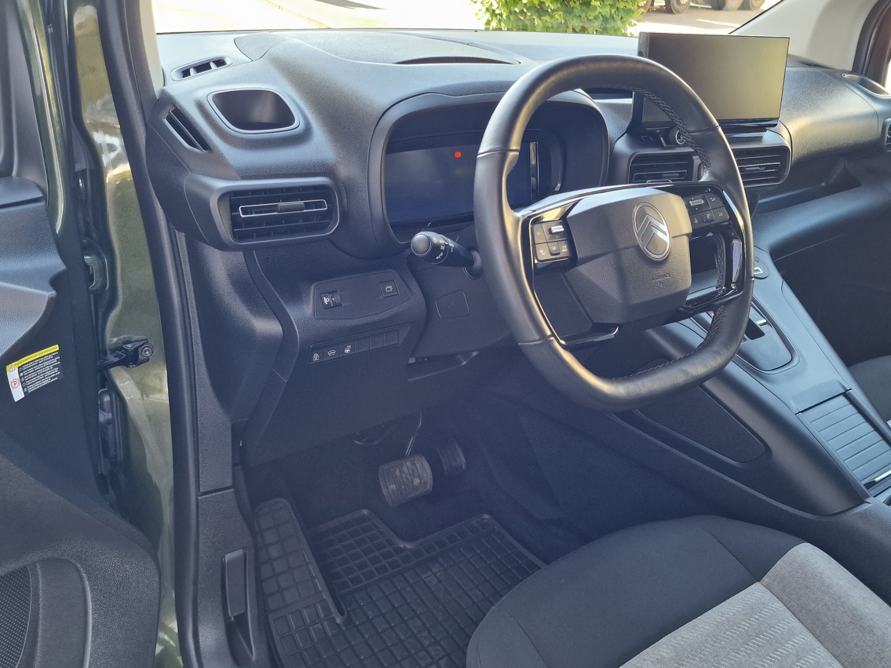 CITROEN Berlingo XL 1.5 BlueHDi 7 Plätze Max EAT8-image-8