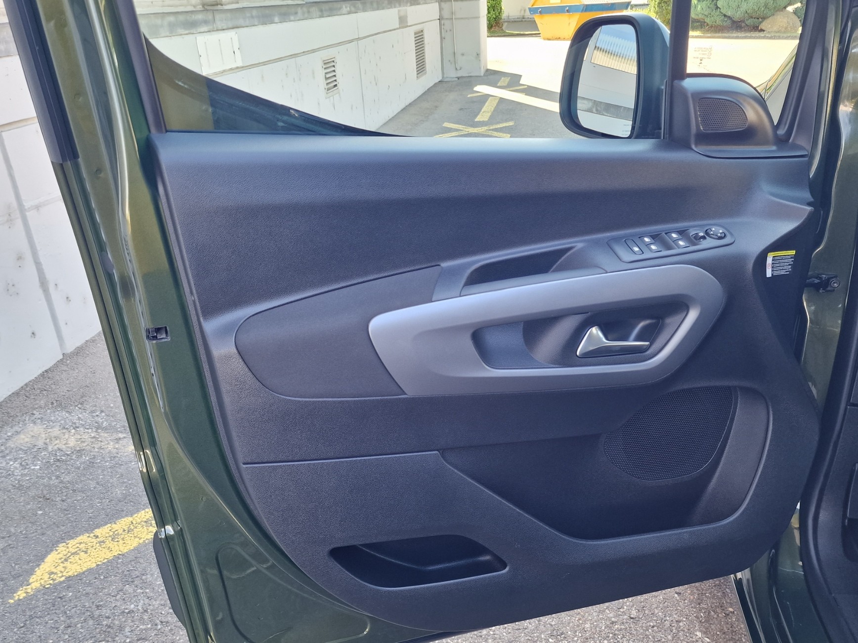 CITROEN Berlingo XL 1.5 BlueHDi 7 Plätze Max EAT8-image-6