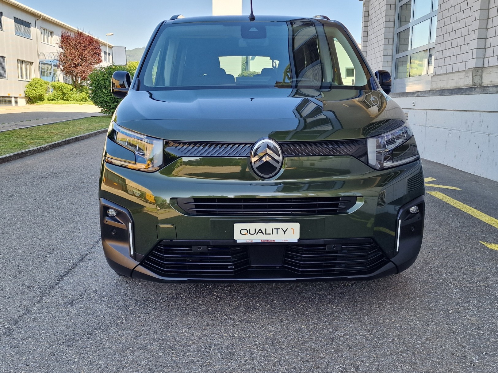 CITROEN Berlingo XL 1.5 BlueHDi 7 Plätze Max EAT8-image-2