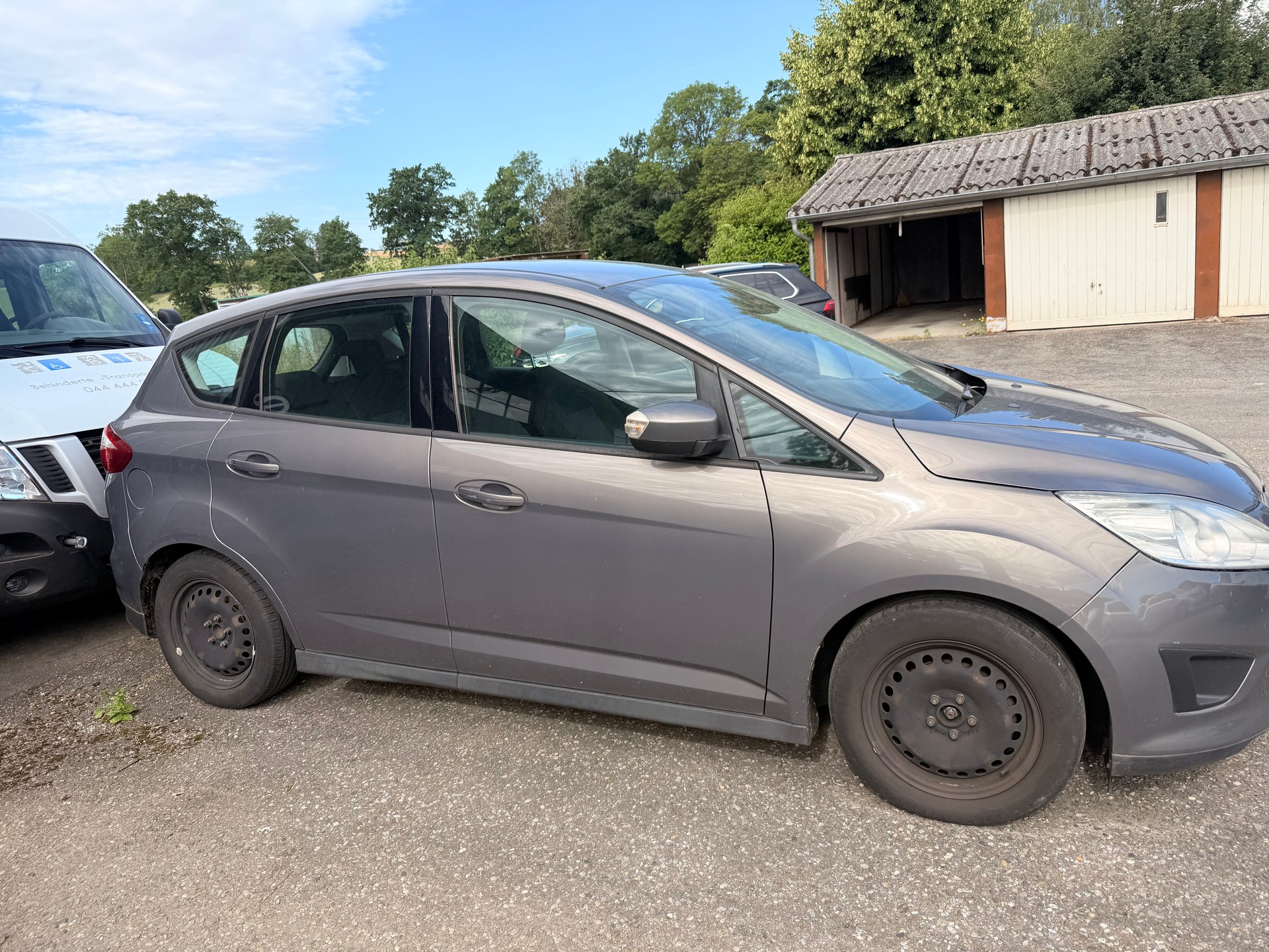 FORD C-Max 1.0 SCTi Titanium-image-3